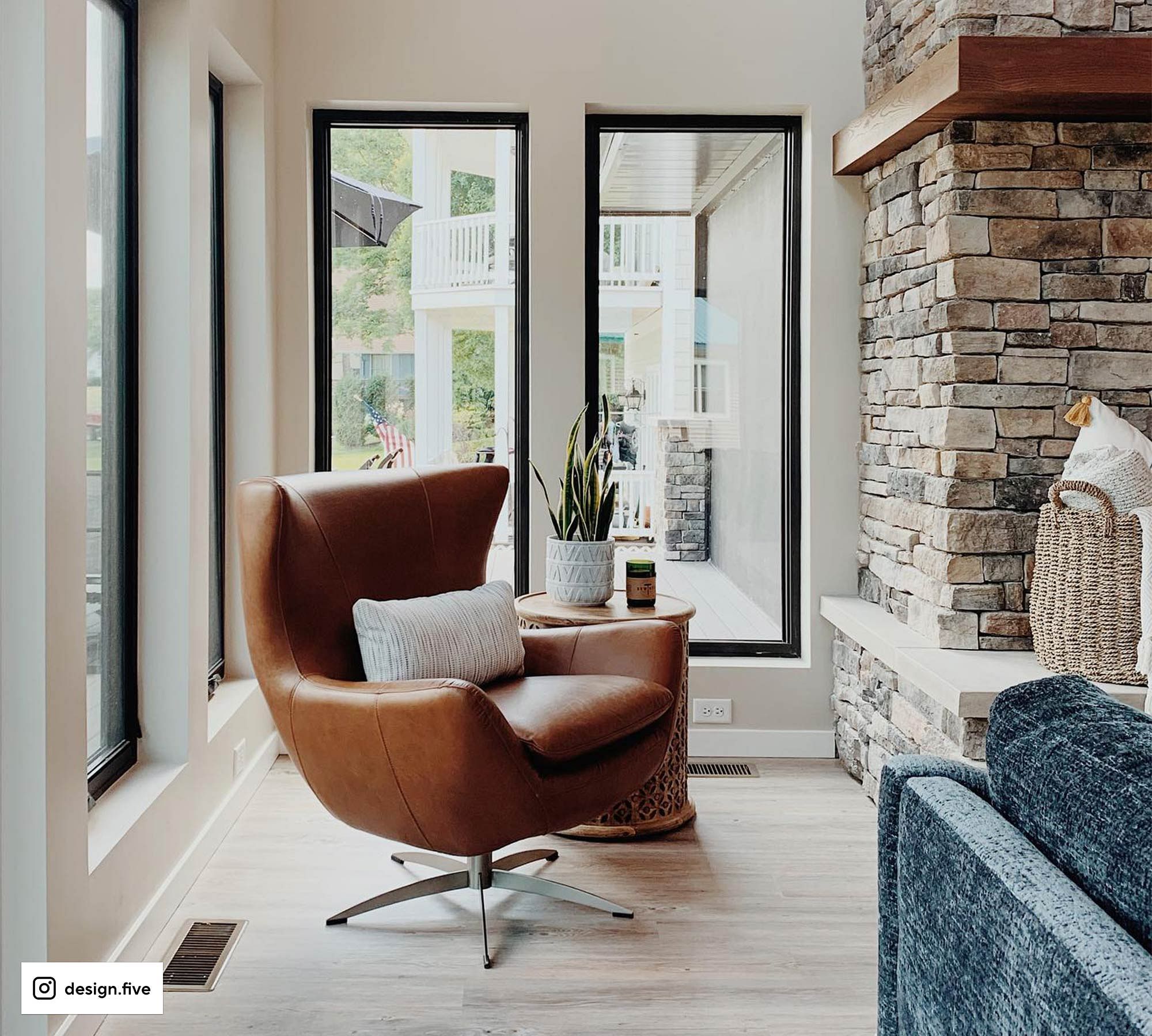 Wells Leather Swivel Chair