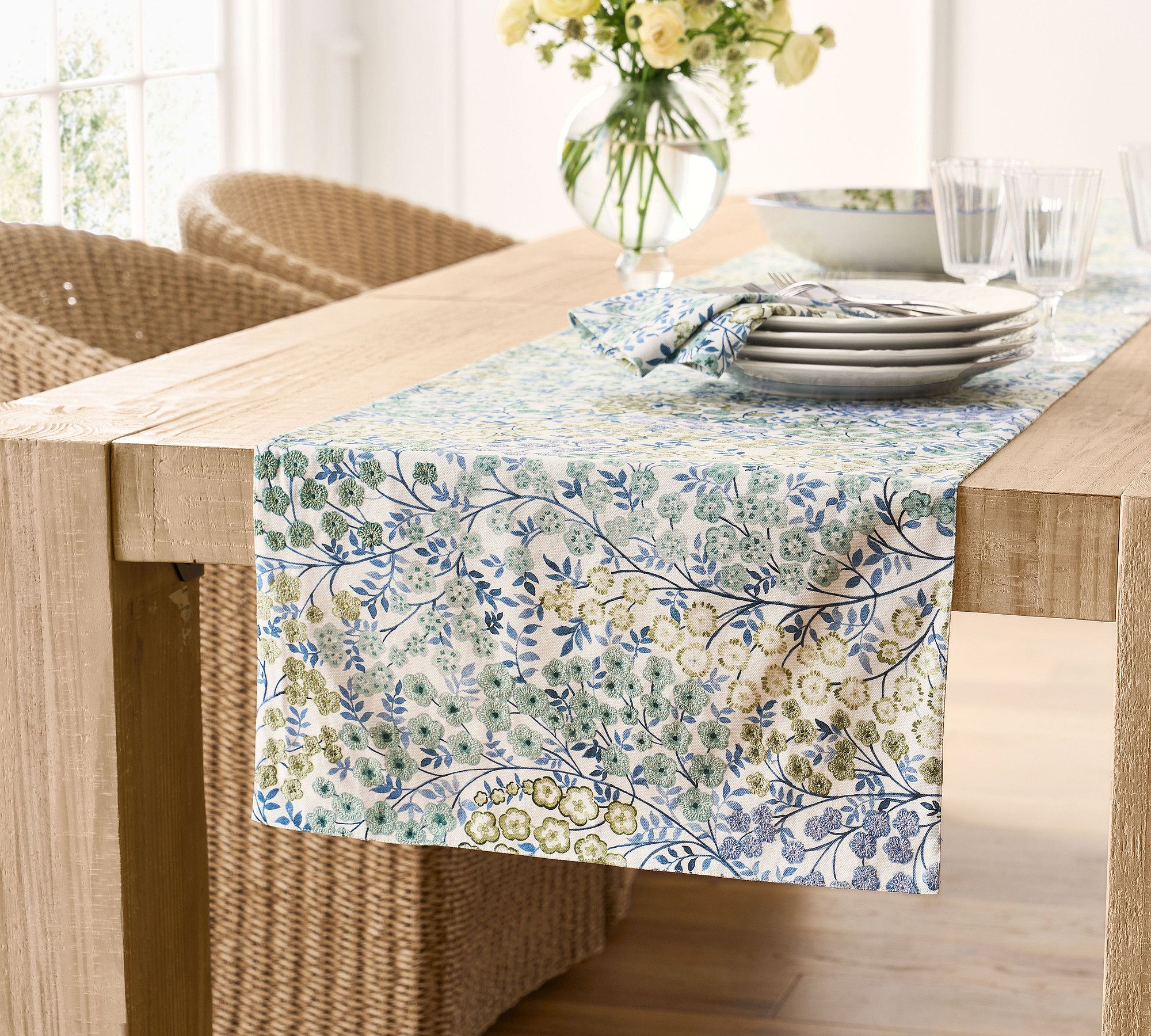 Flowervine Cotton Table Runner