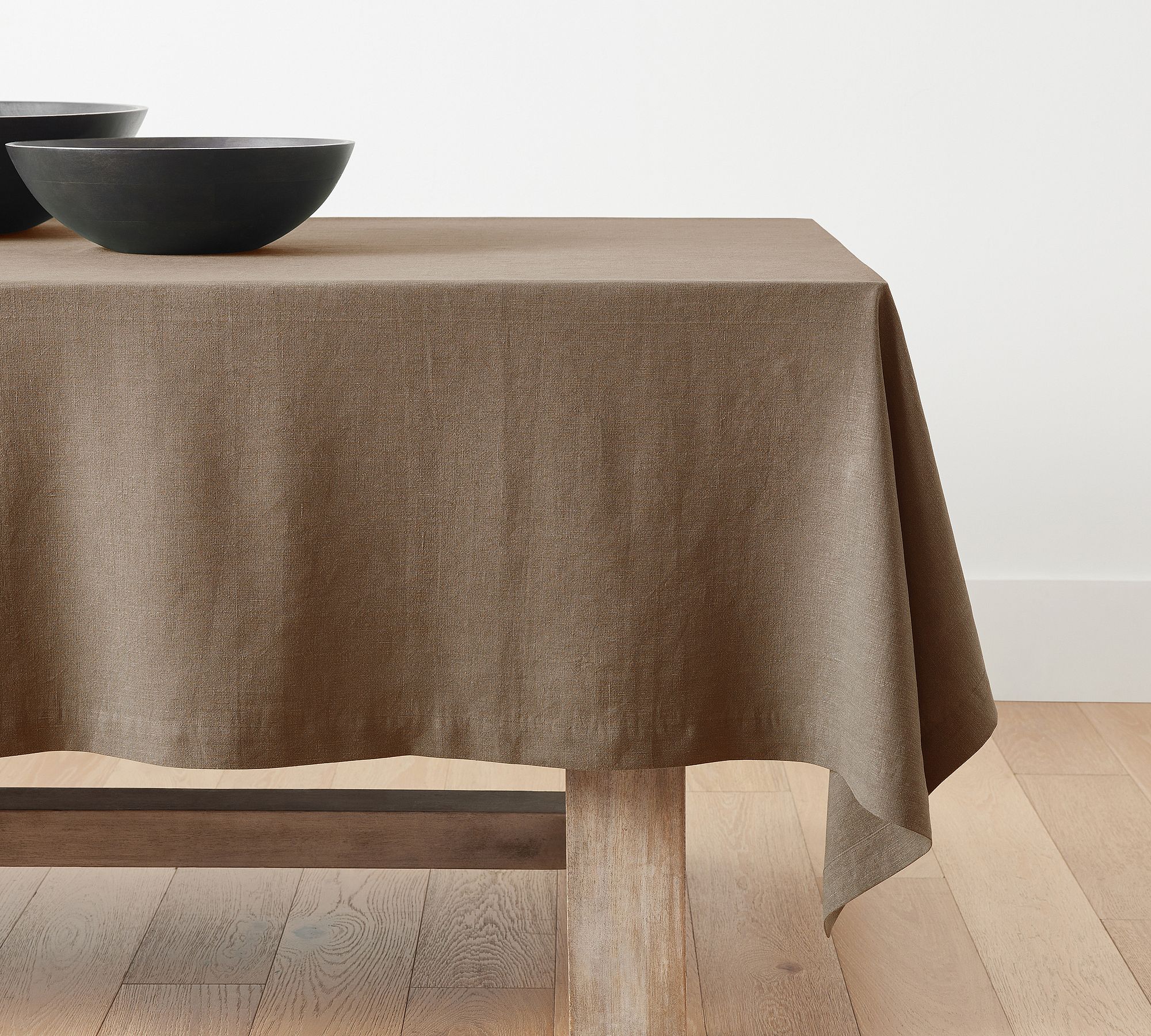 Mason Oversized Linen Tablecloth