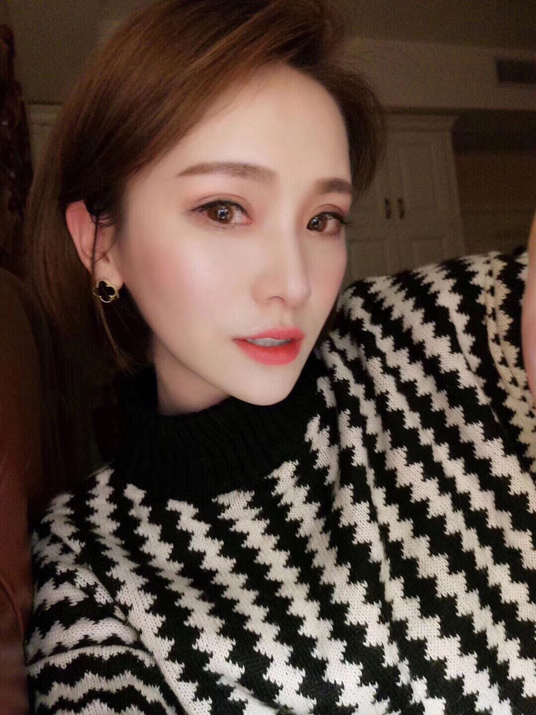 Van Cleef & Arpels earring-107