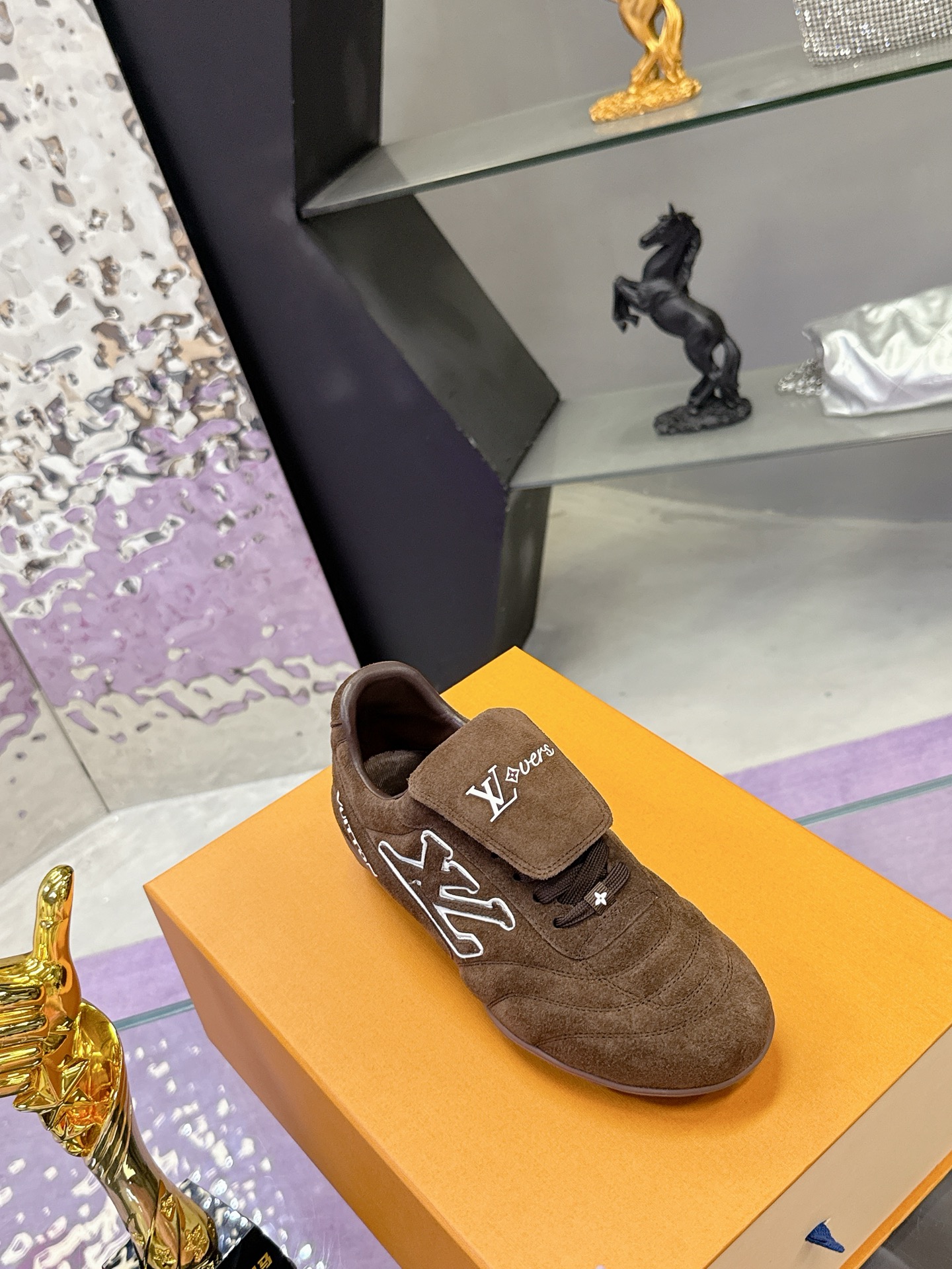 Lv Sneakers-110