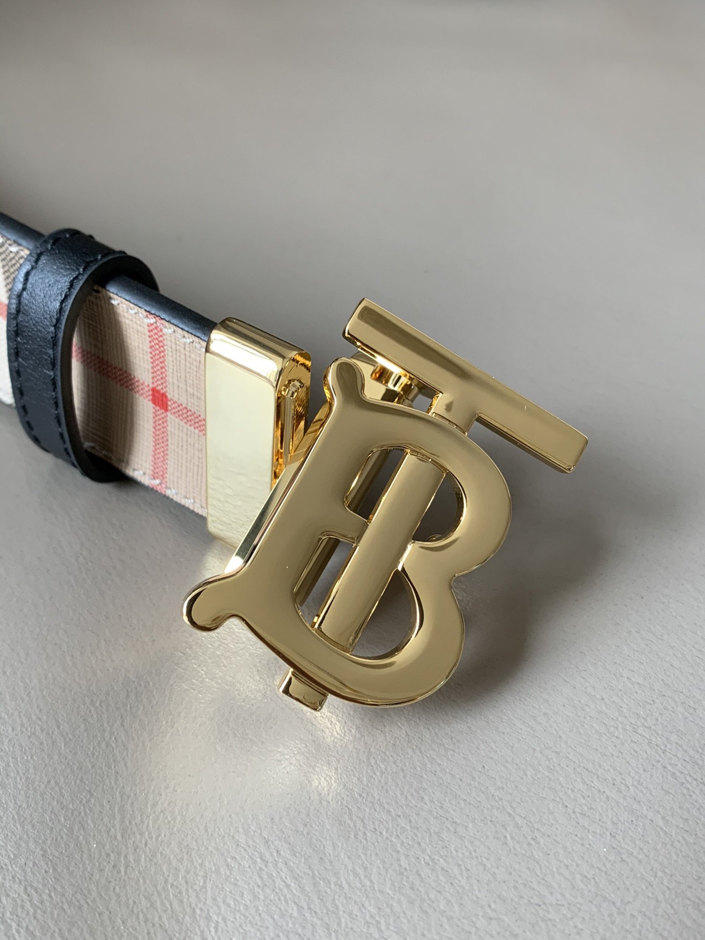 Burberry belt-105
