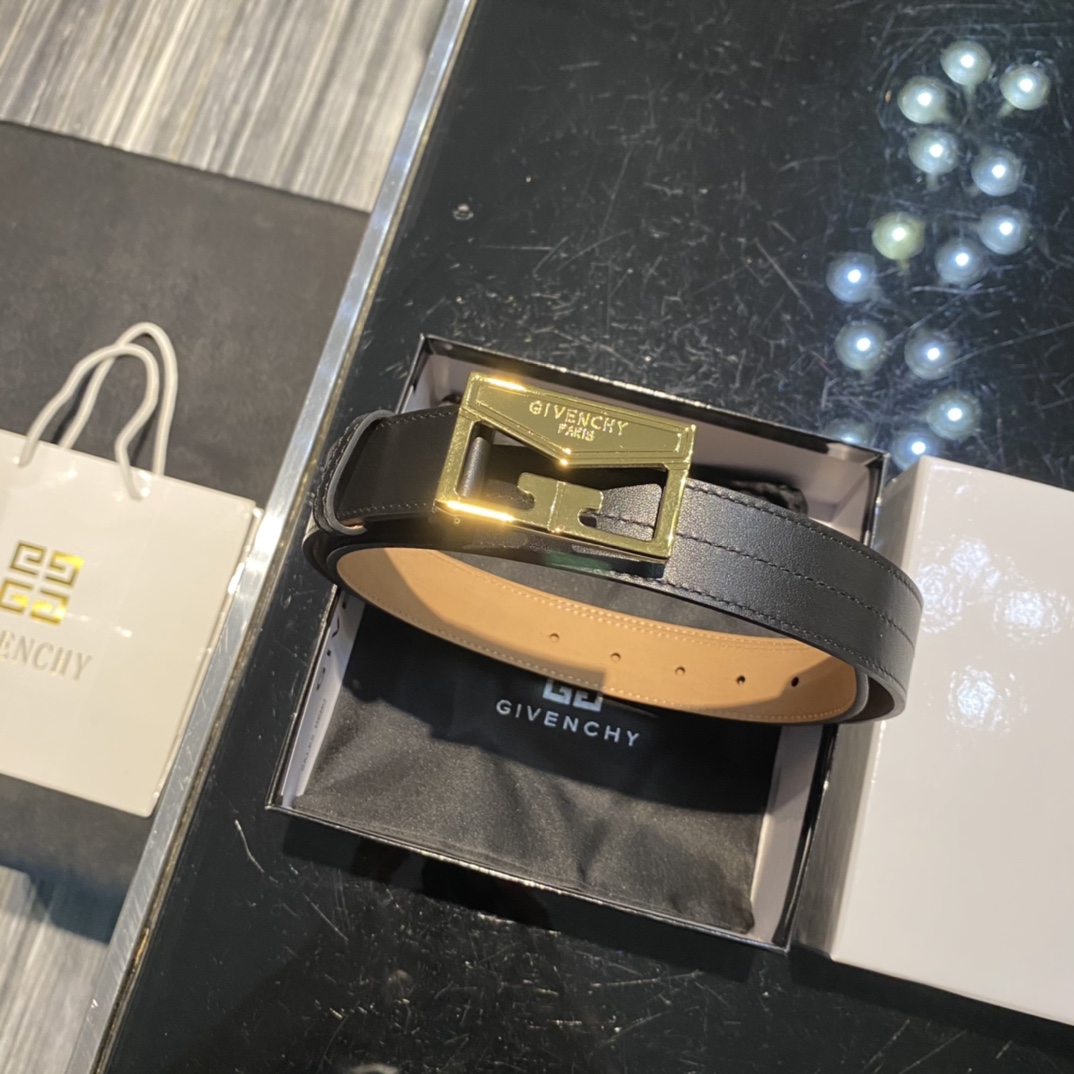 Givenchy belt-110