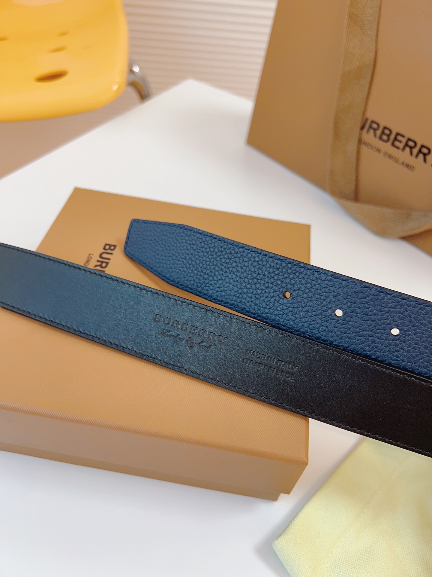 Burberry belt-114