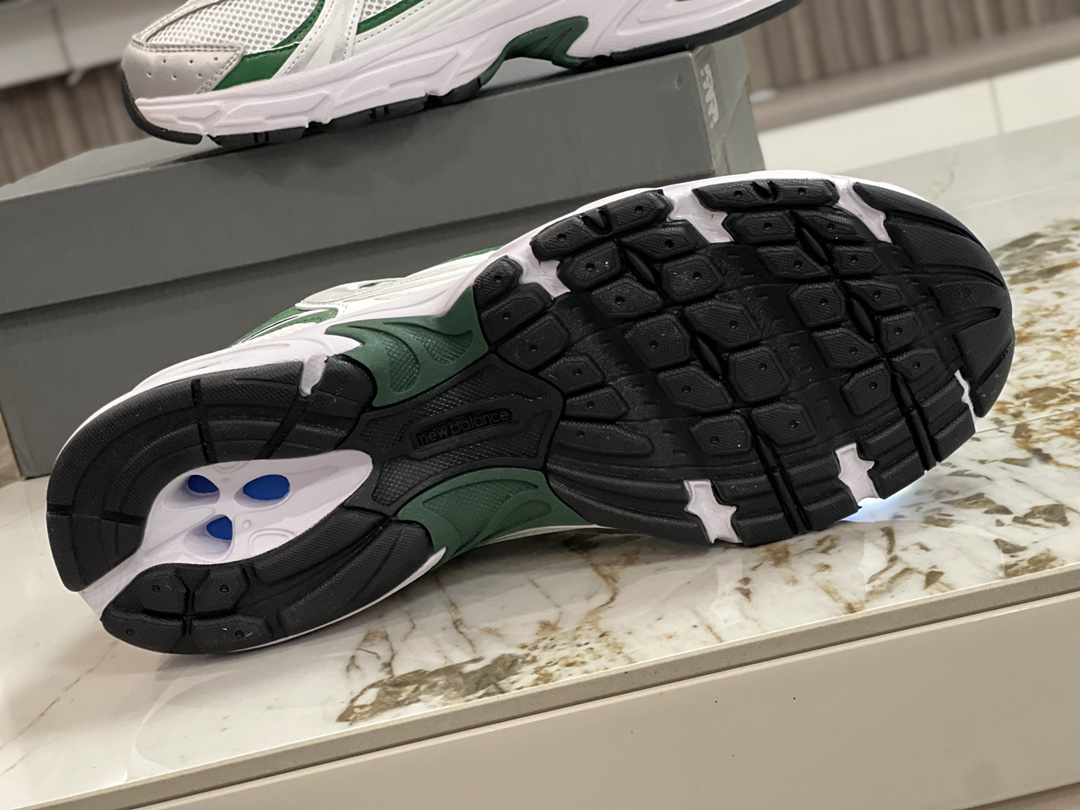 New Balance Sneakers-140