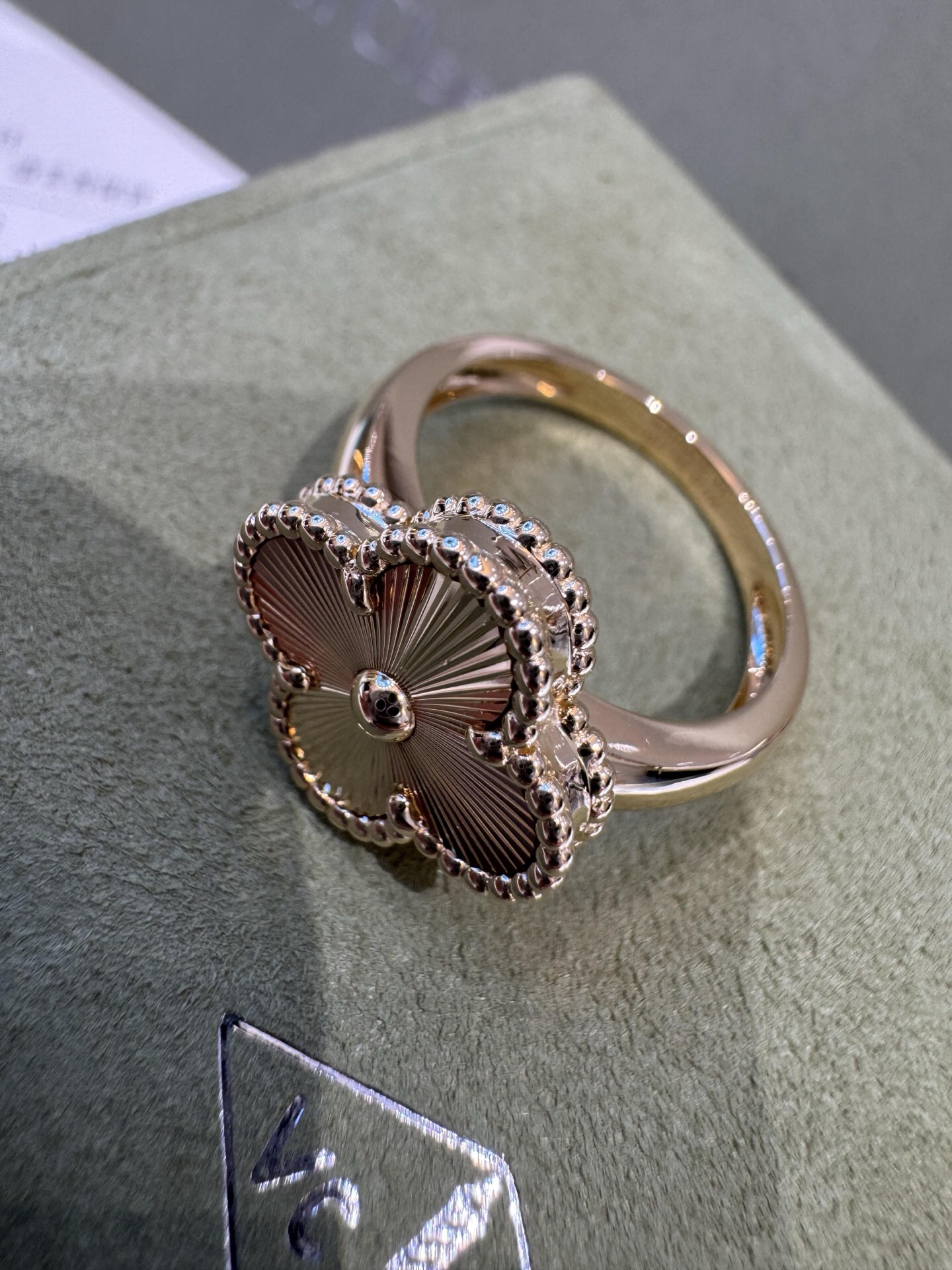 Van Cleef & Arpels ring-53