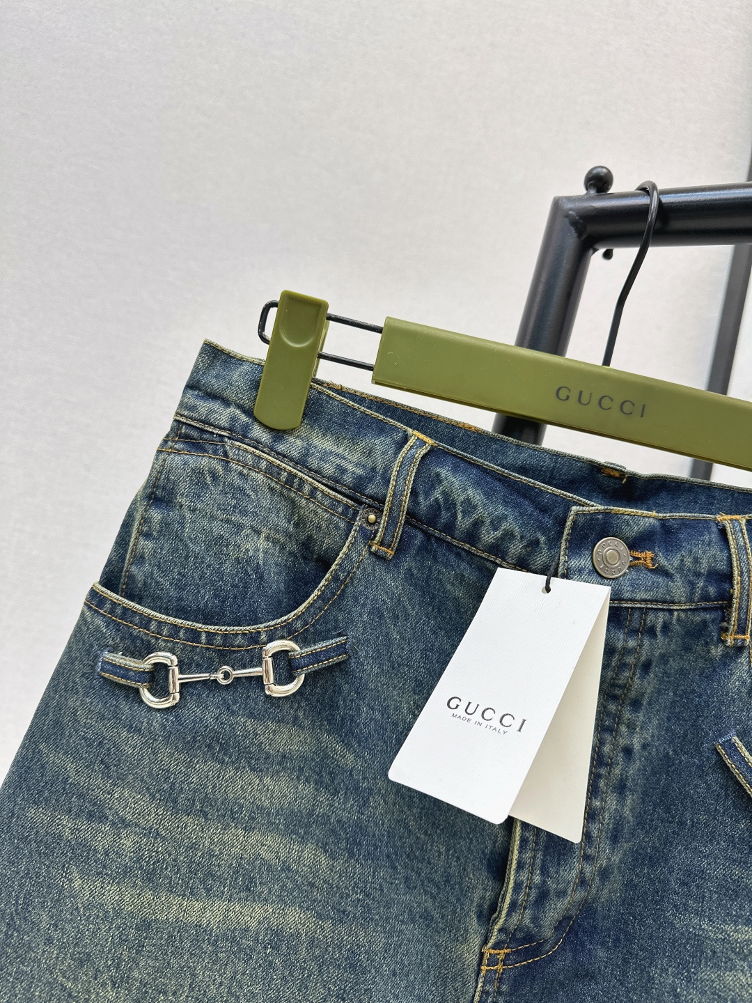Gucci Clothing-255