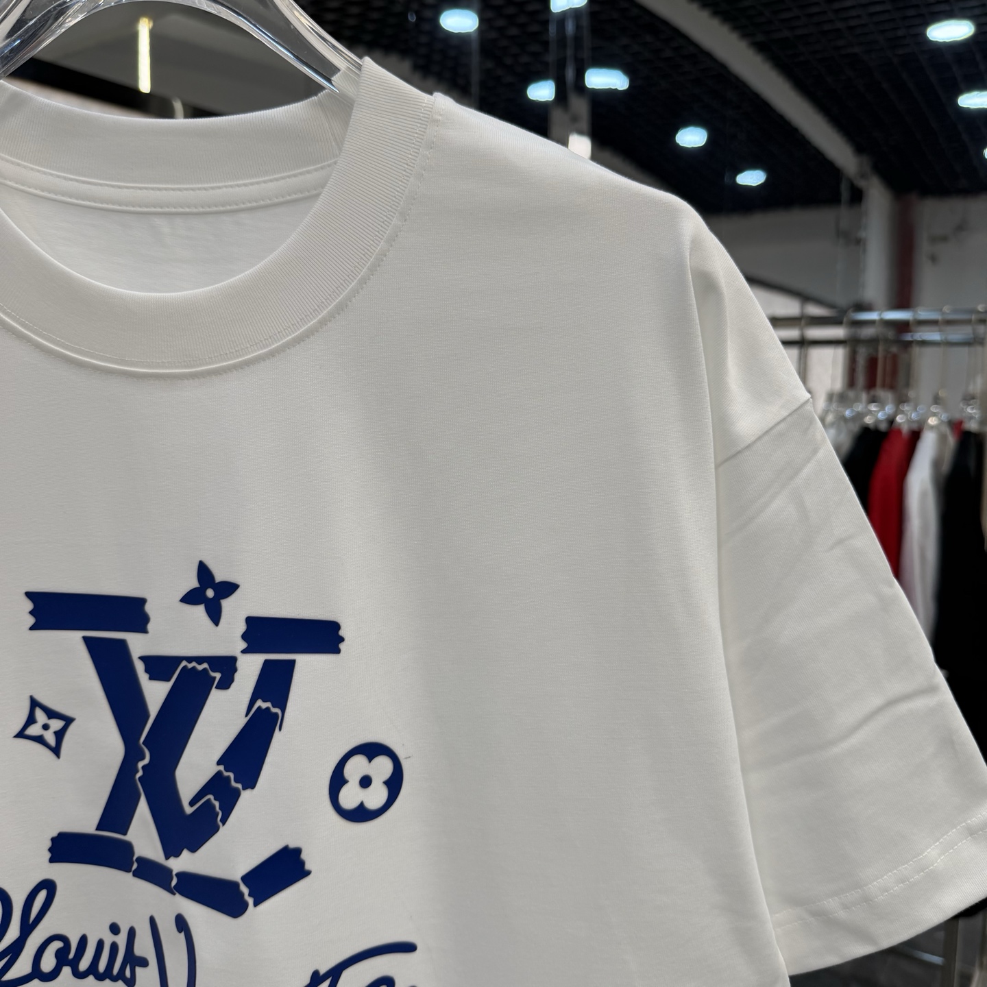 LV clothing-161