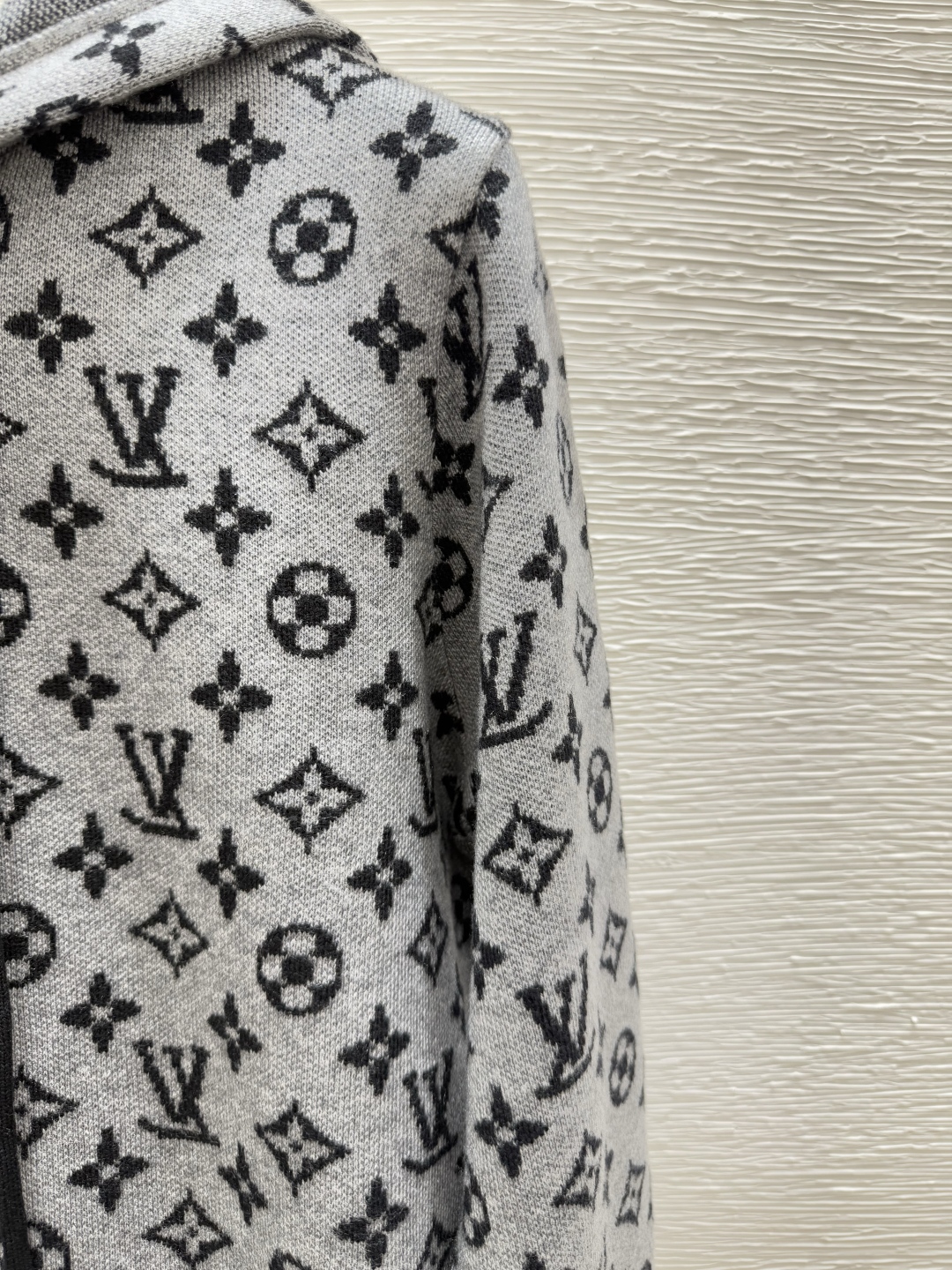 LV Clothing-320