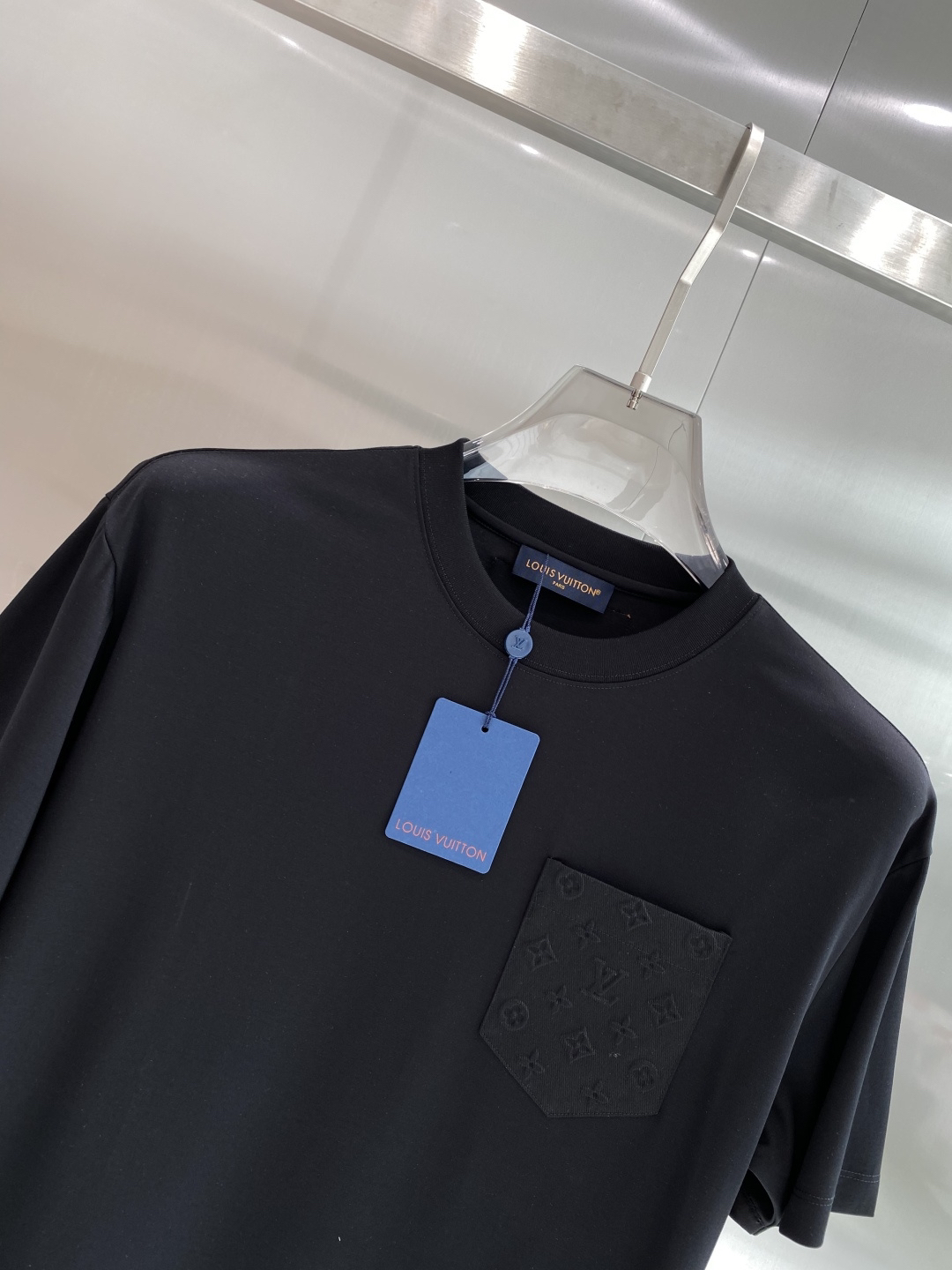 LV clothing-29