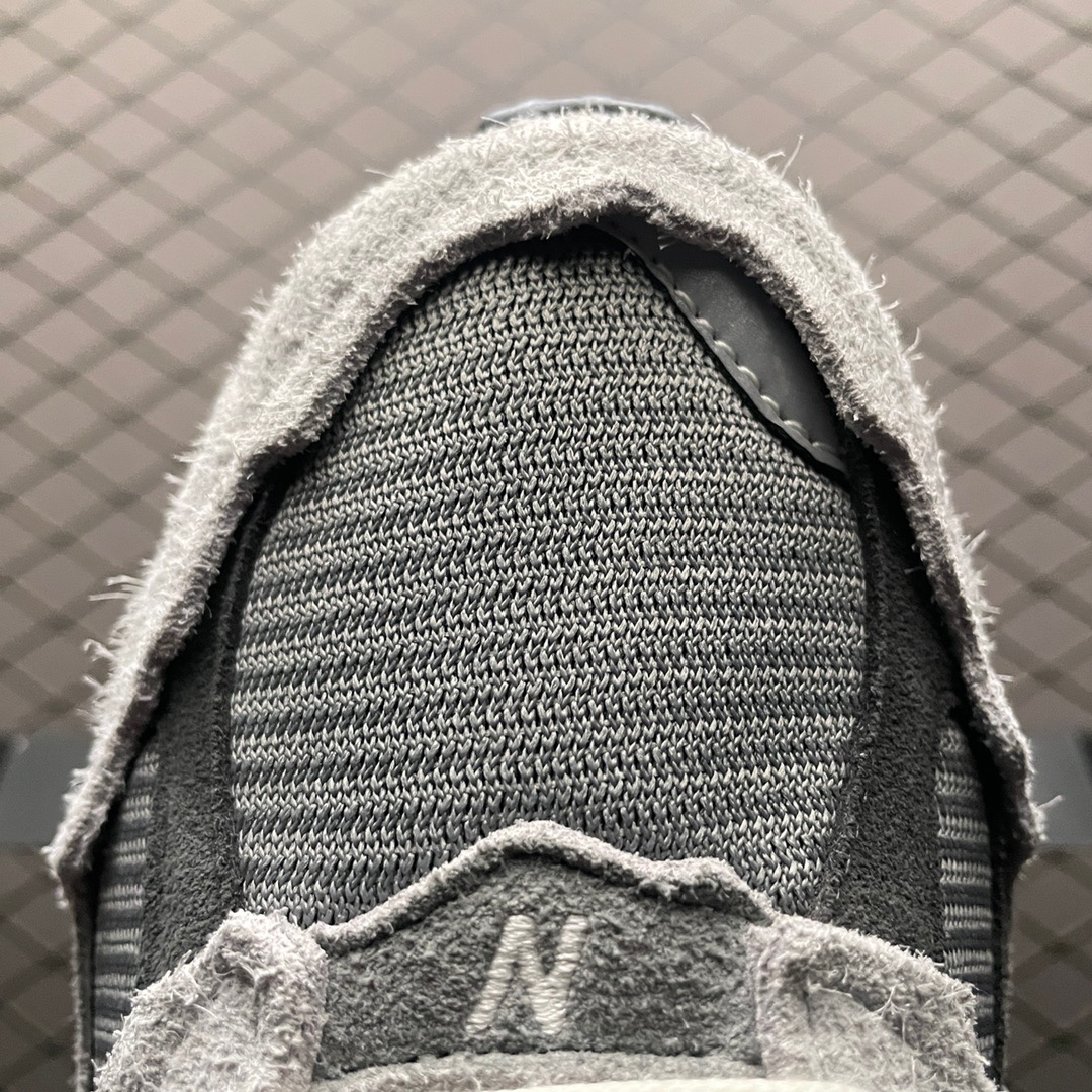 New Balance Sneakers-44