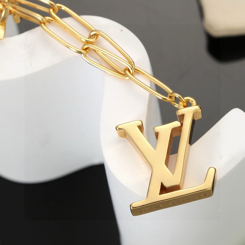 LV necklace-11