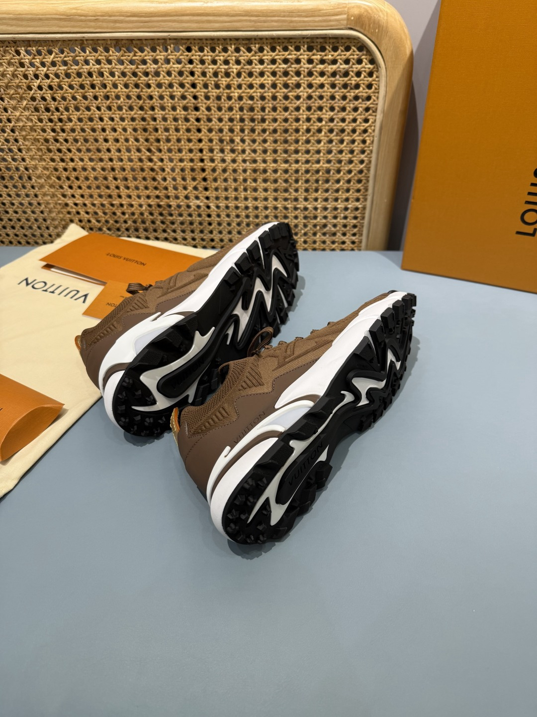 Lv Sneakers-169