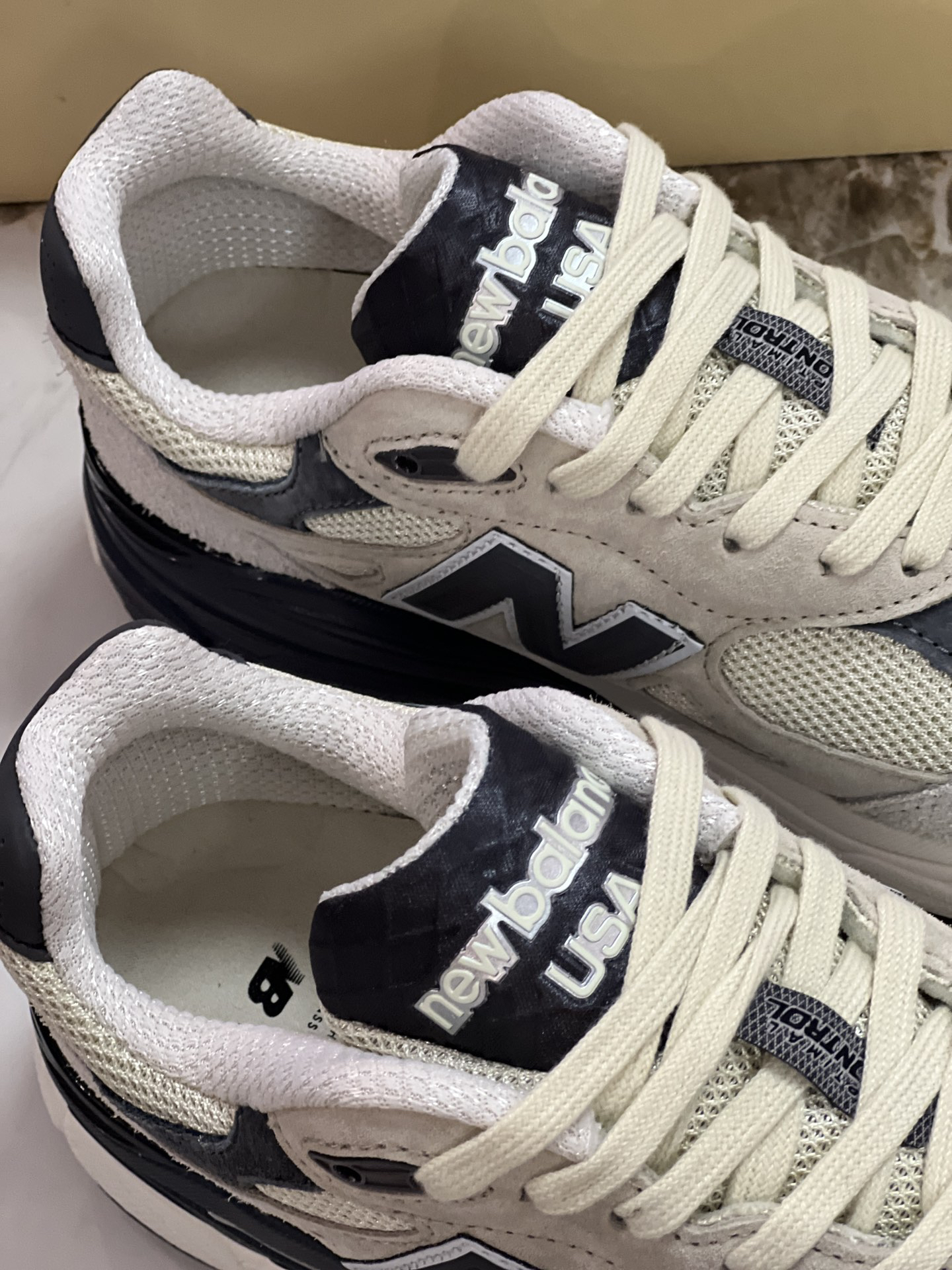 New Balance Sneakers-147