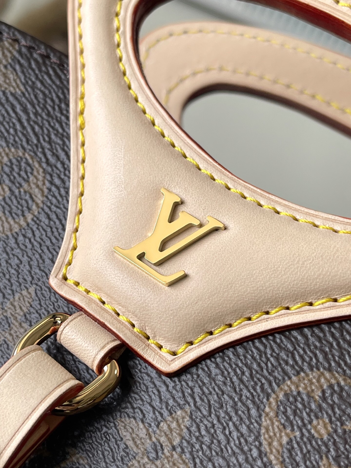 Louis Vuitton Hot New Product-101