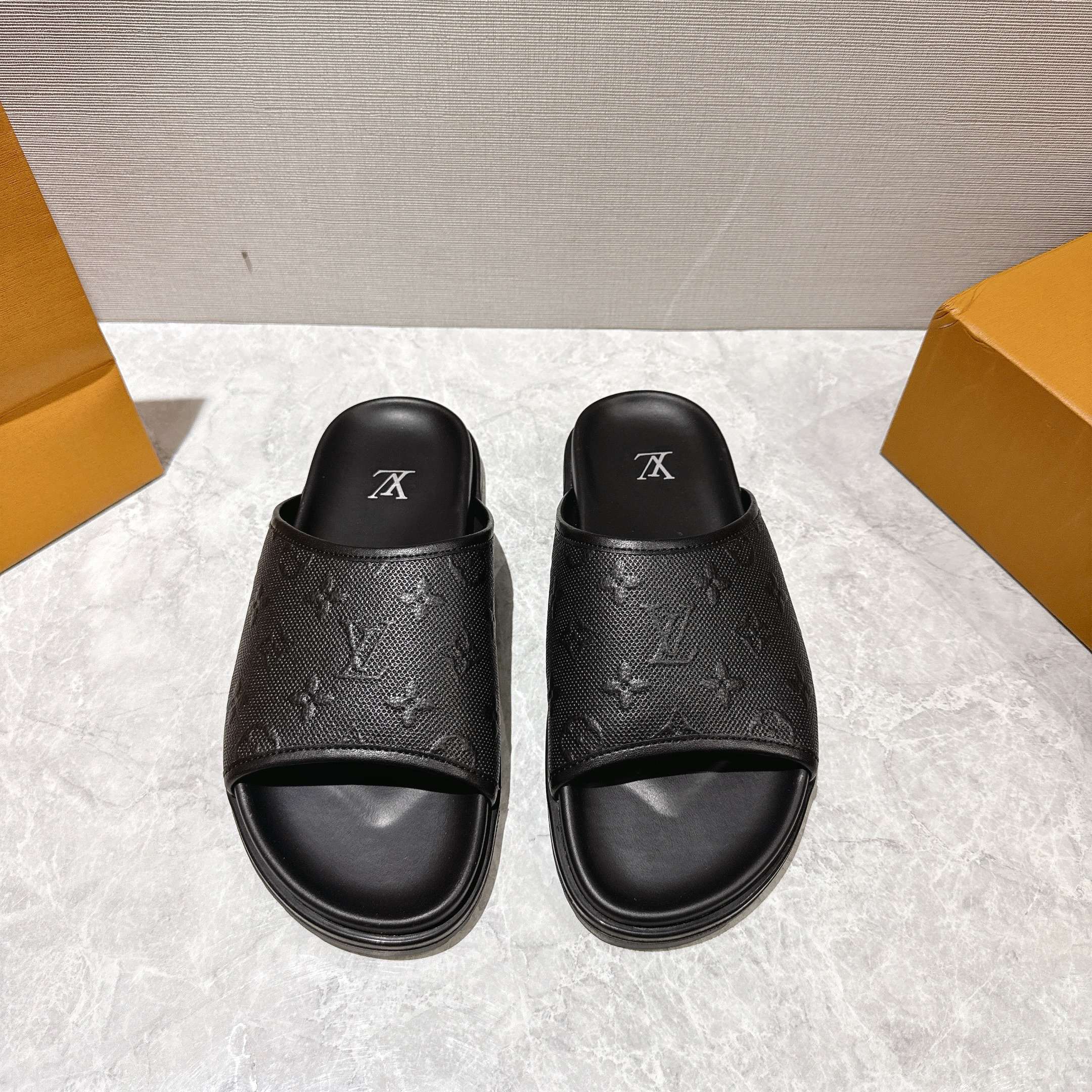 LV Summer footwear