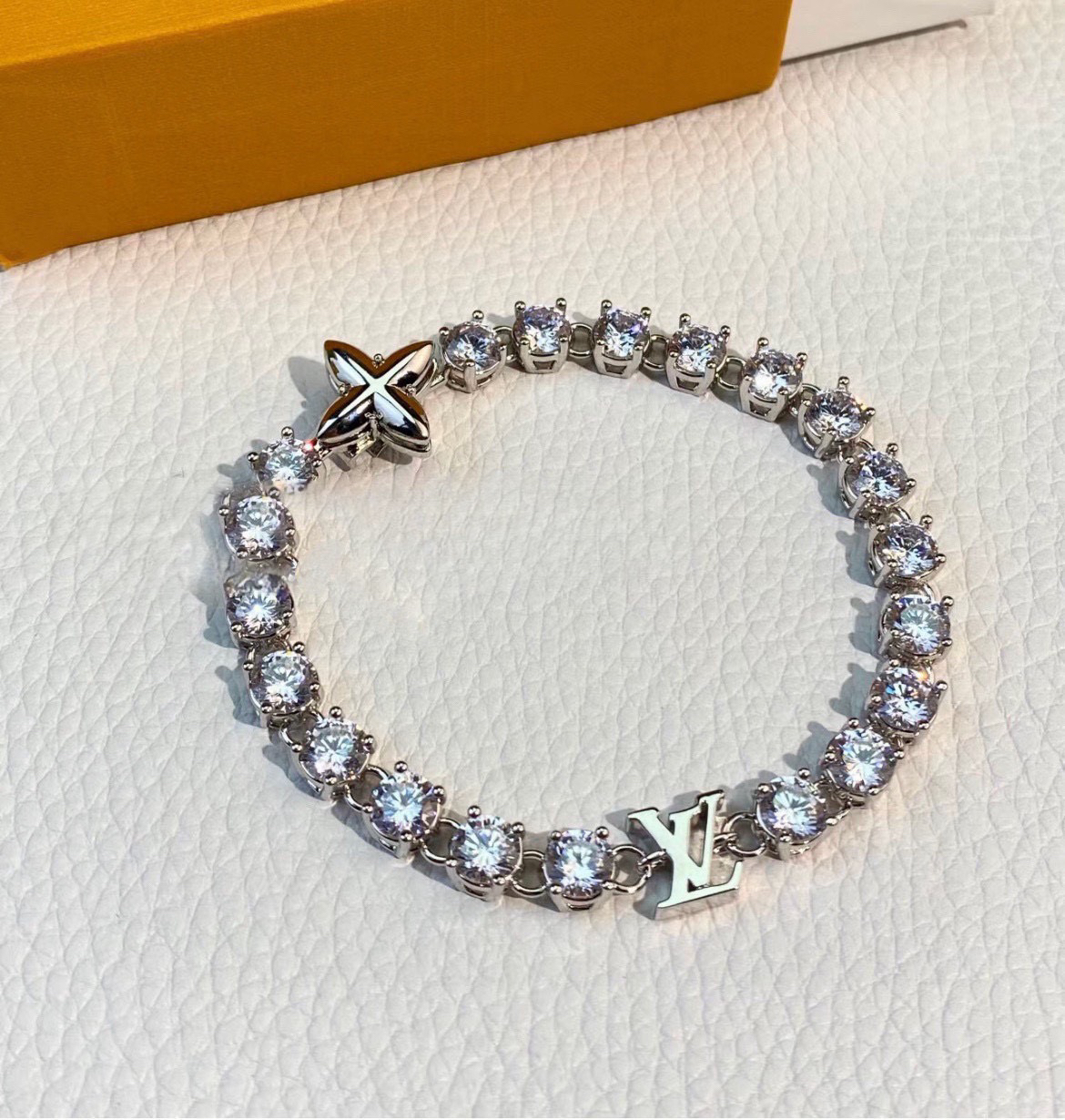 LV Bracelet-51