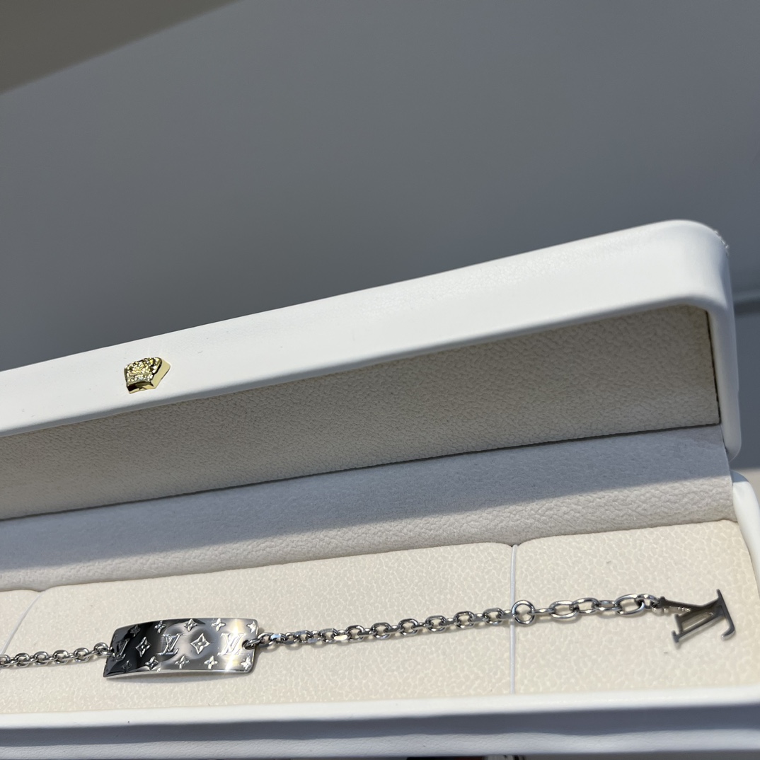 LV Bracelet-57