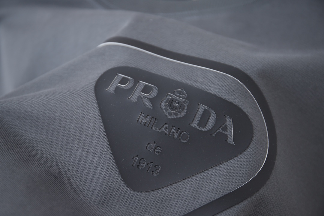 Prada clothing-237