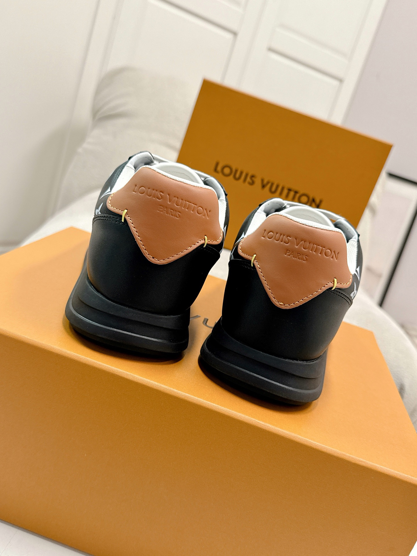 Lv Sneakers-166