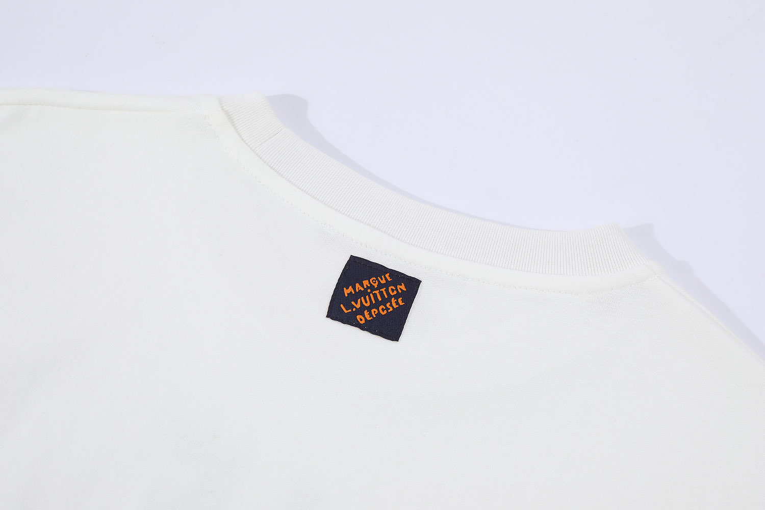 LV clothing-233