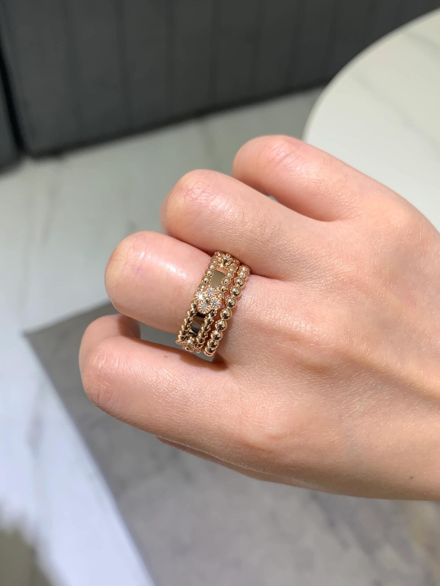 Van Cleef & Arpels ring-21