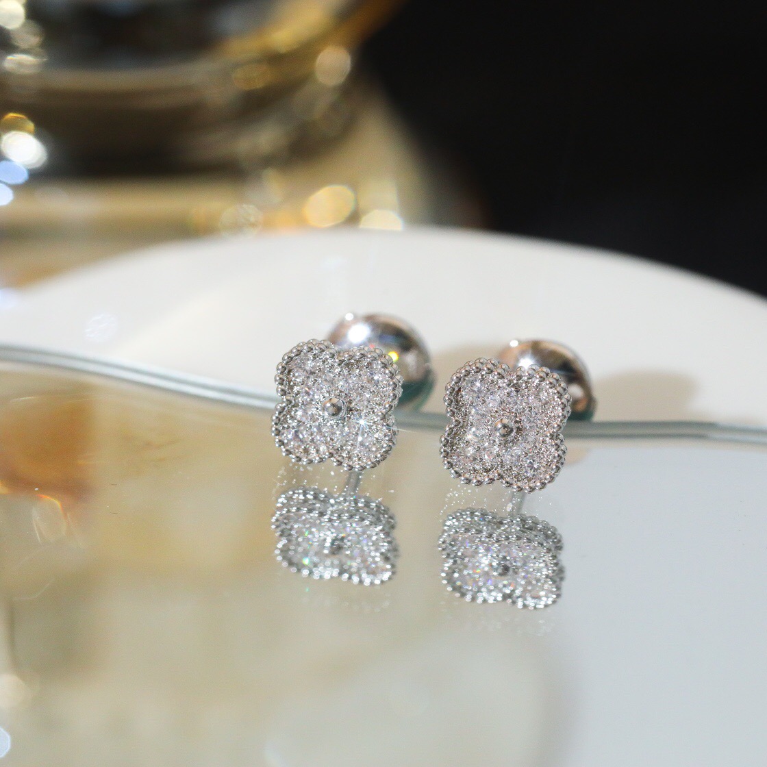 Van Cleef & Arpels earring-86