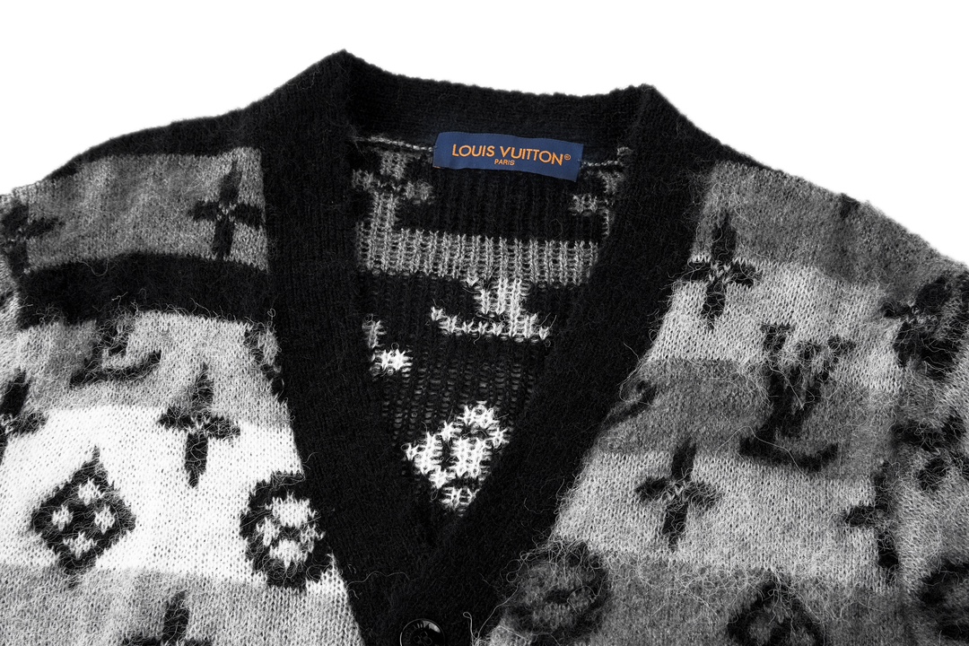 LV Clothing-196