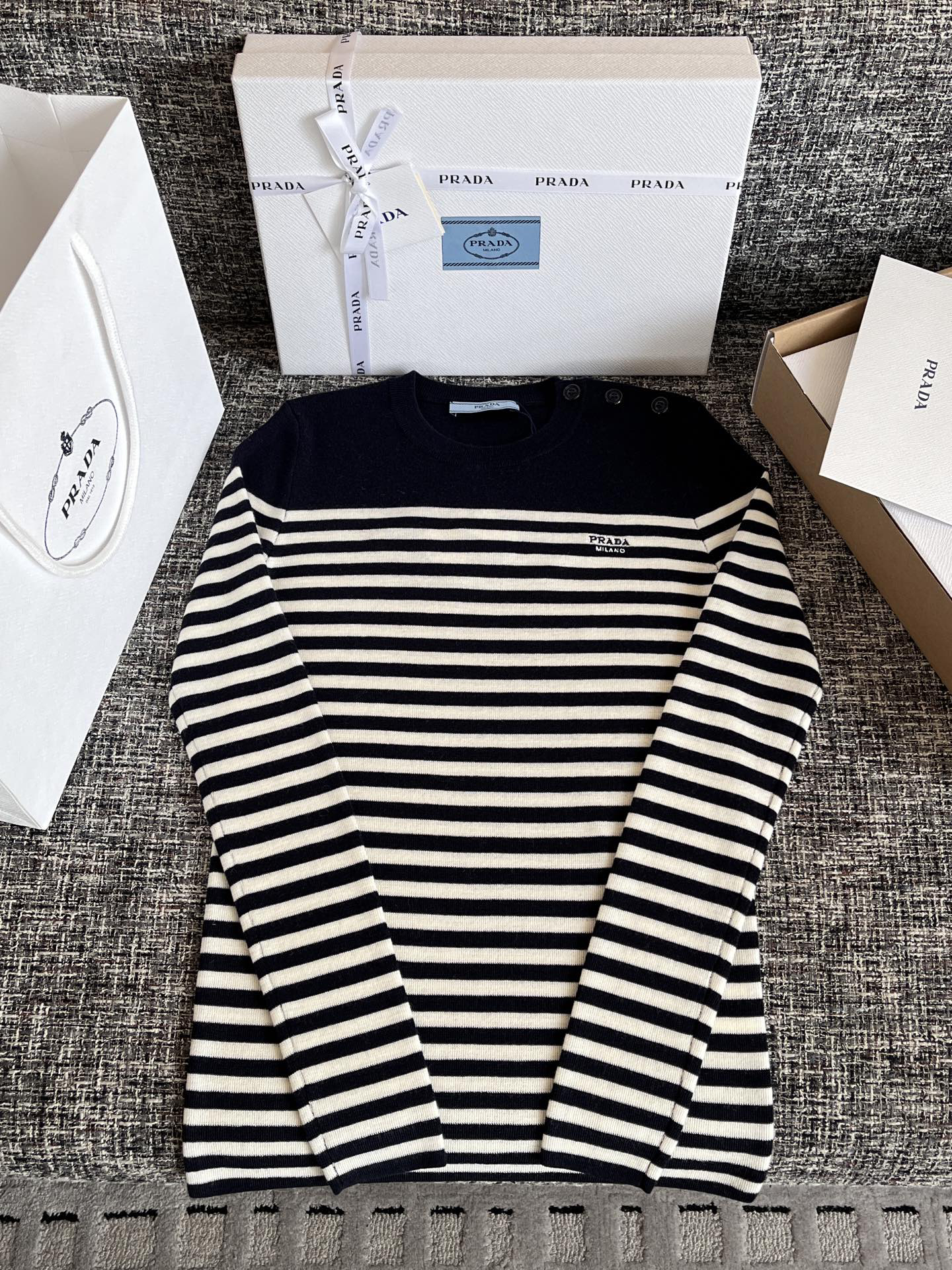Prada Clothing-254