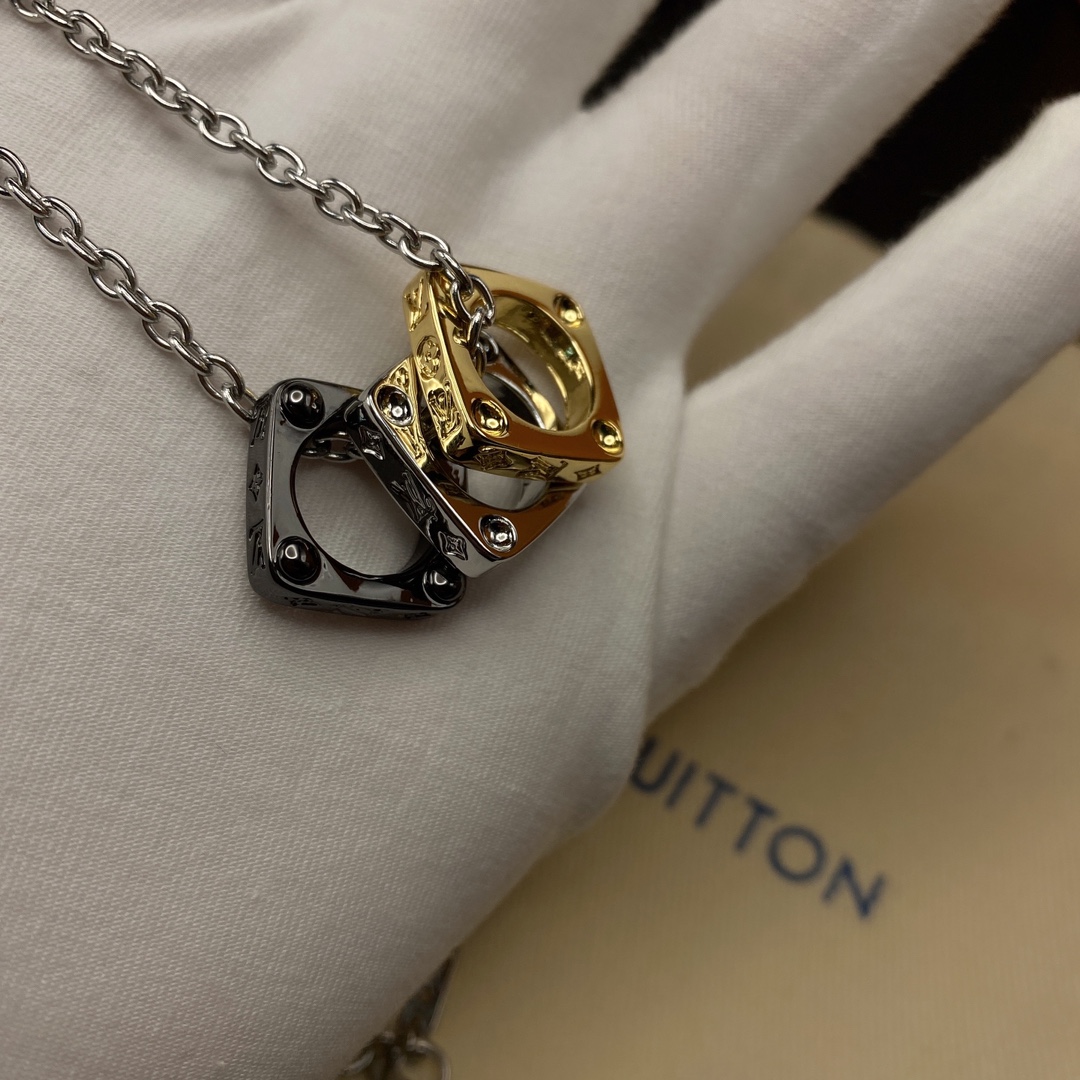 LV necklace-36
