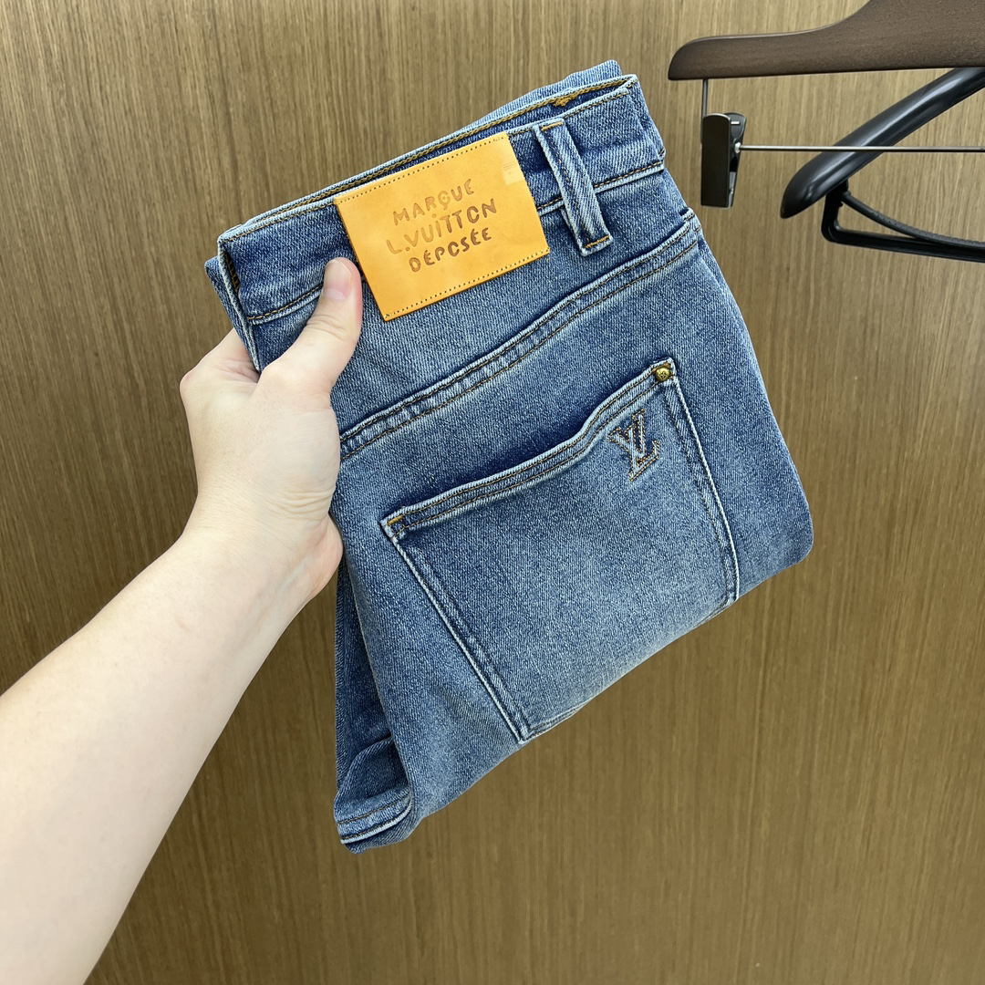 LV Clothing-28
