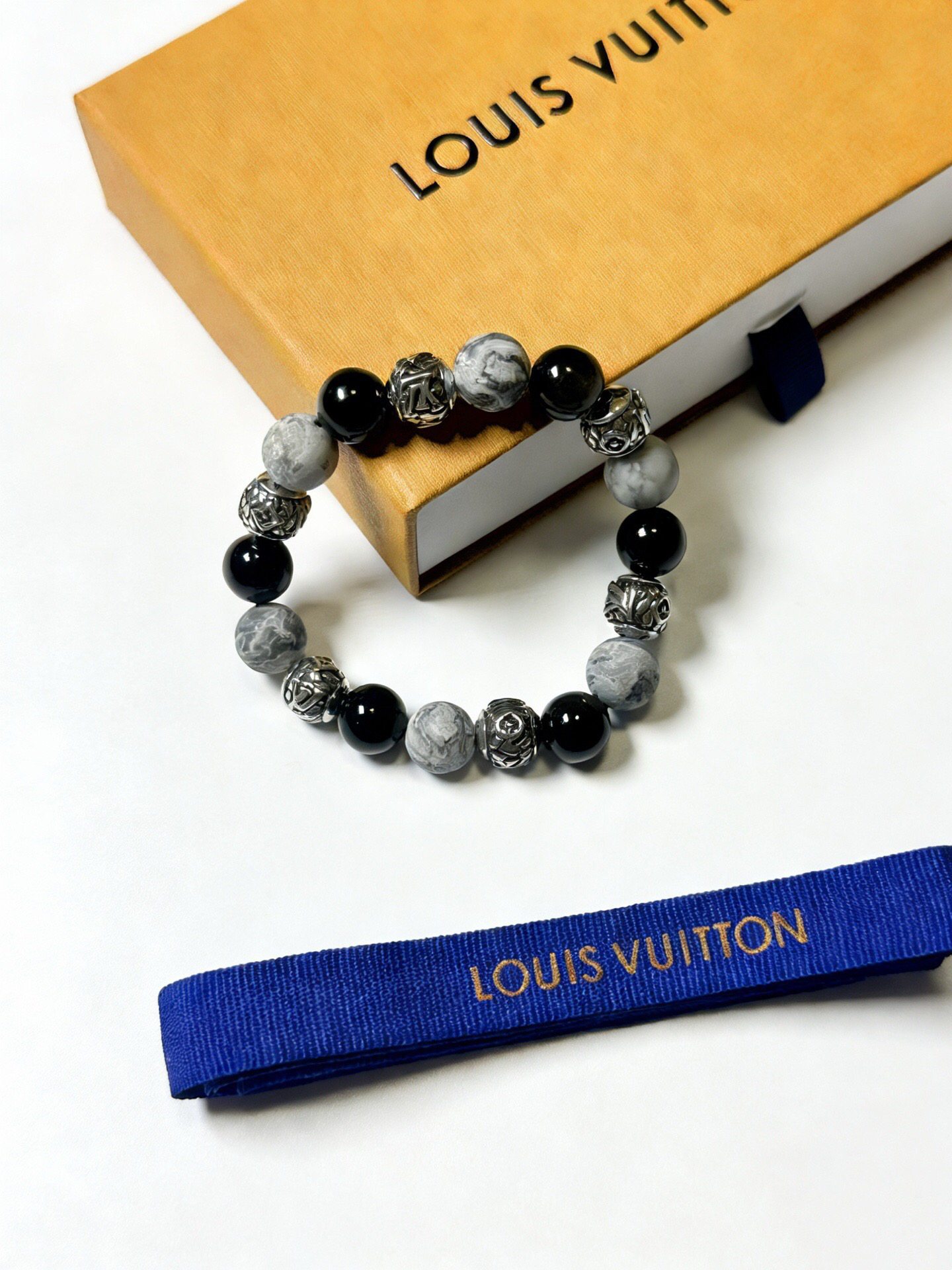 LV Bracelet-32