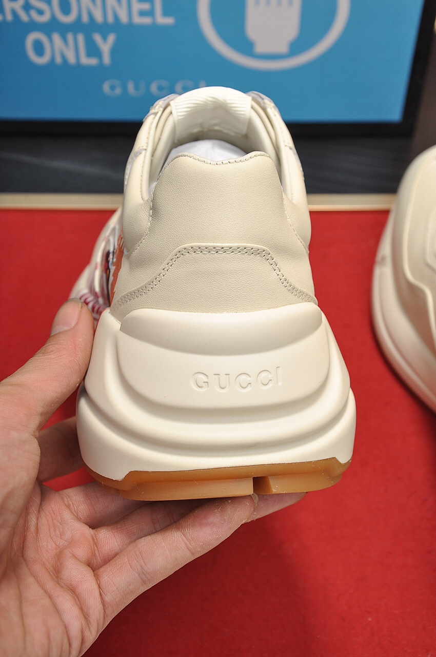 Gucci Sneakers-103