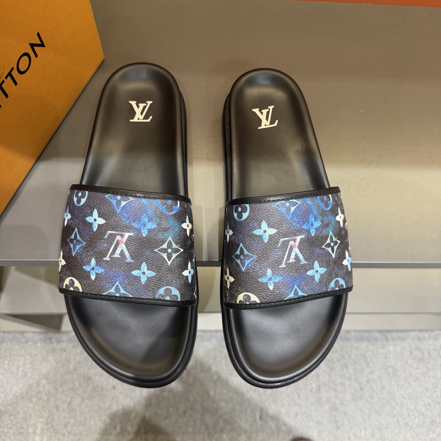 LV Summer footwear