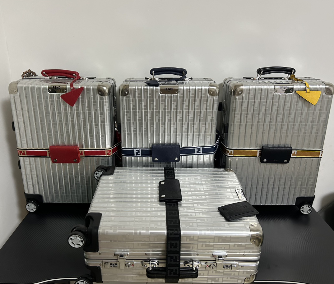 Fendi luggage-3