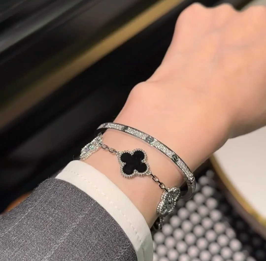 Van Cleef & Arpels Bracelet-30