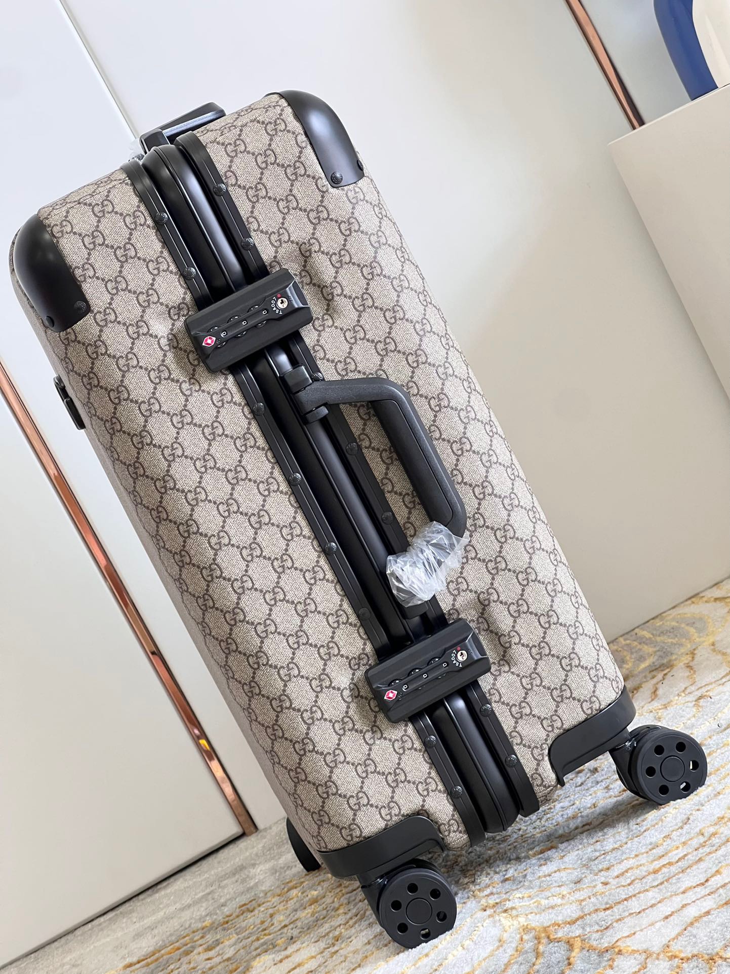 Gucci luggage-17