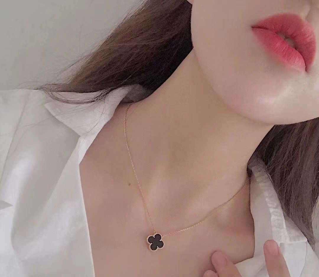 Van Cleef & Arpels necklace-39