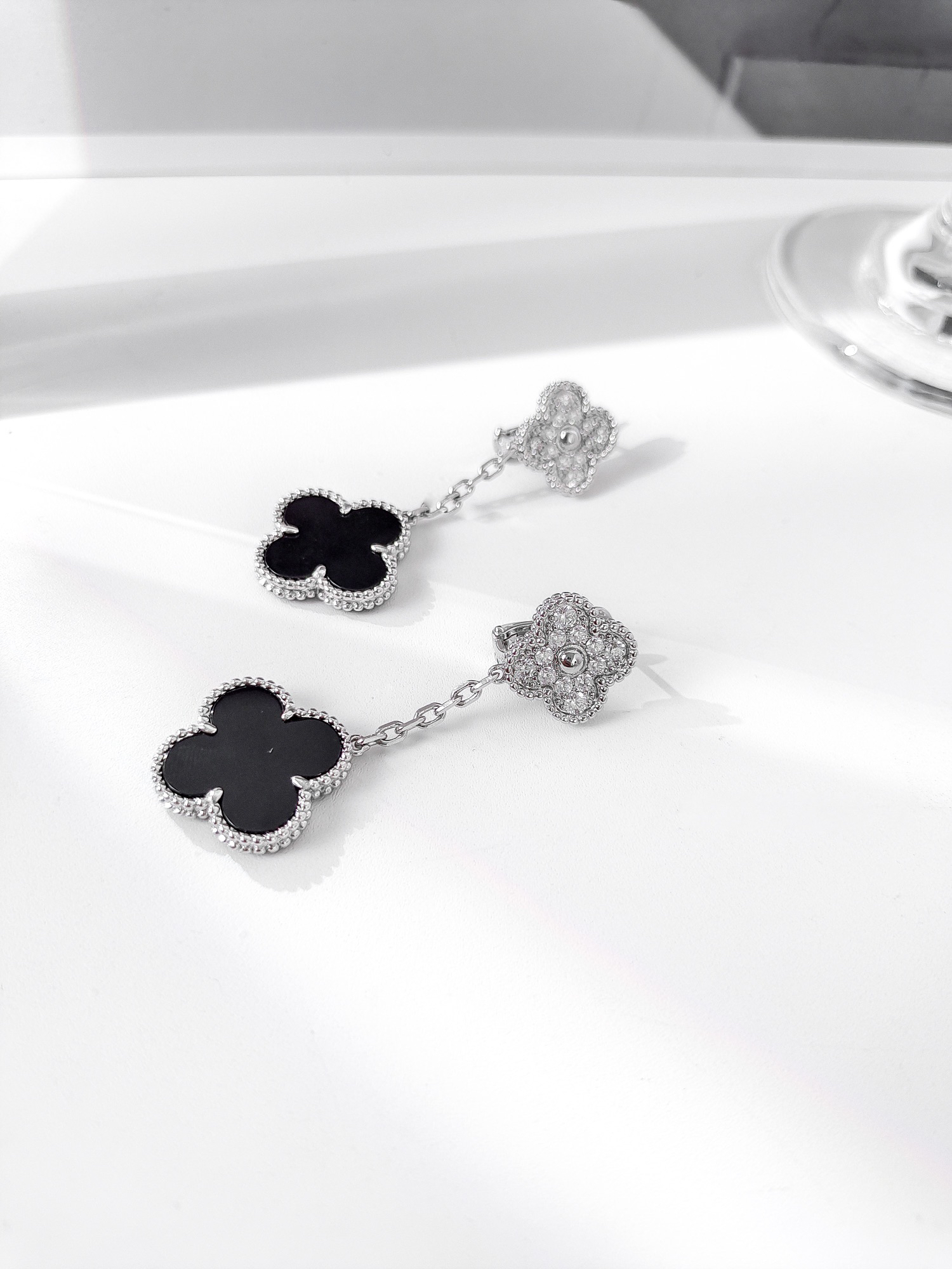 Van Cleef & Arpels earring-106
