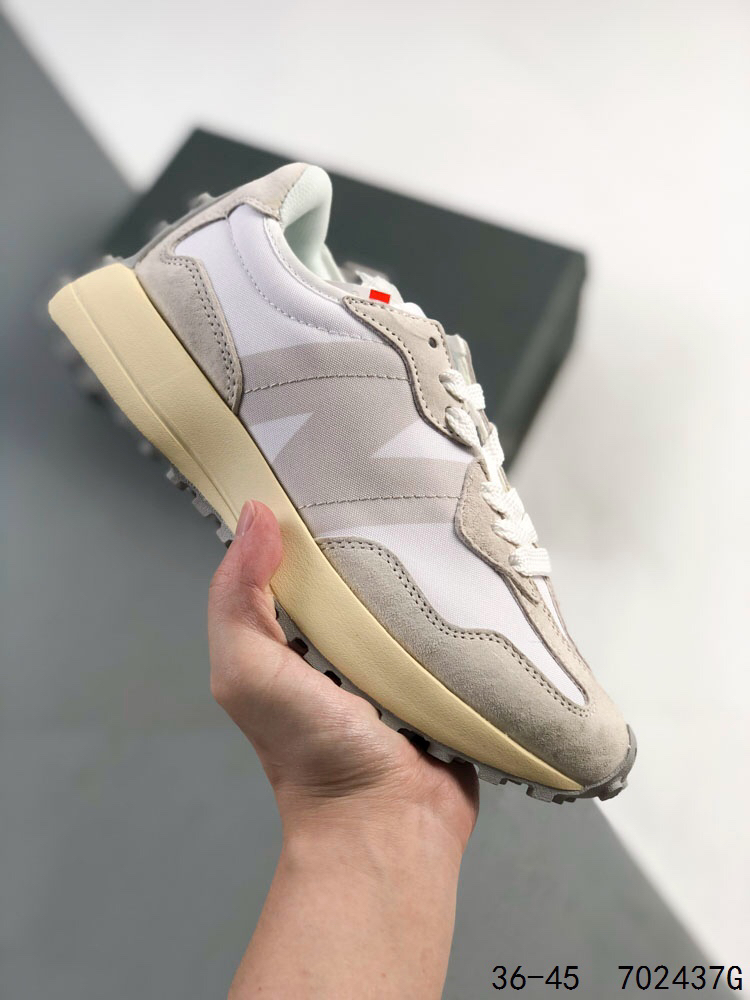 New Balance Sneakers-384