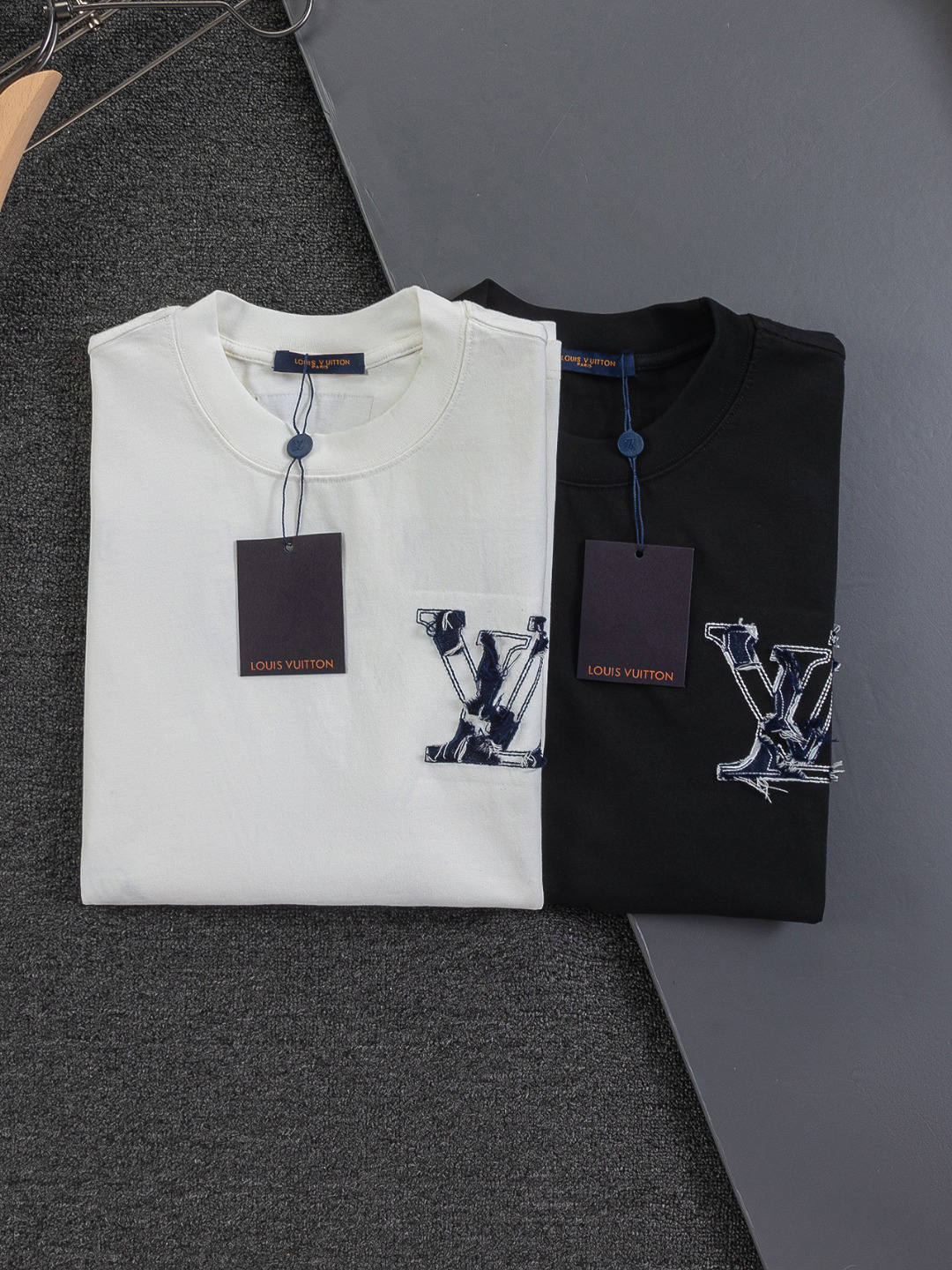 LV clothing-239