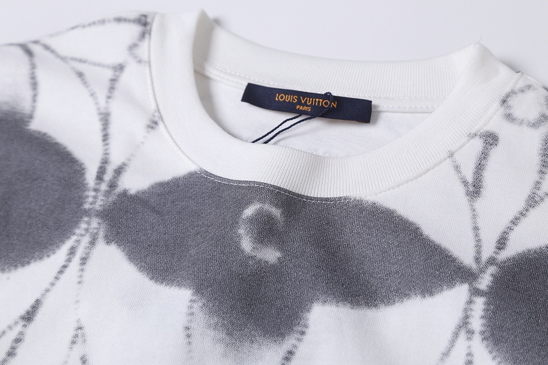 LV clothing-187