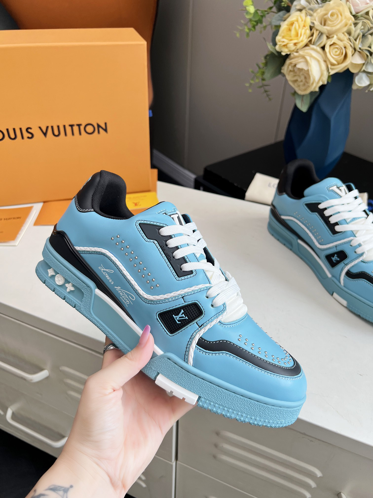 Lv Sneakers-69