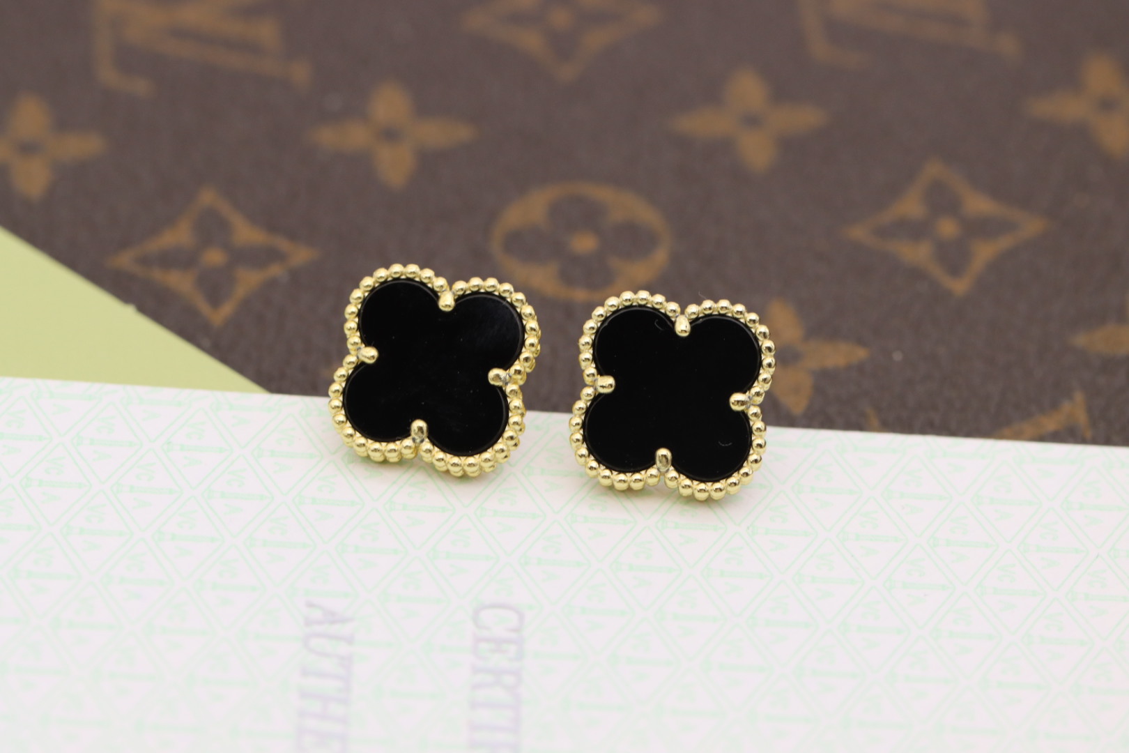 Van Cleef & Arpels earring-11