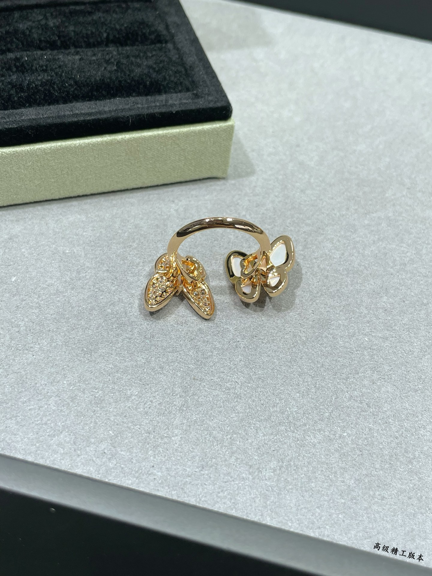 Van Cleef & Arpels ring-23