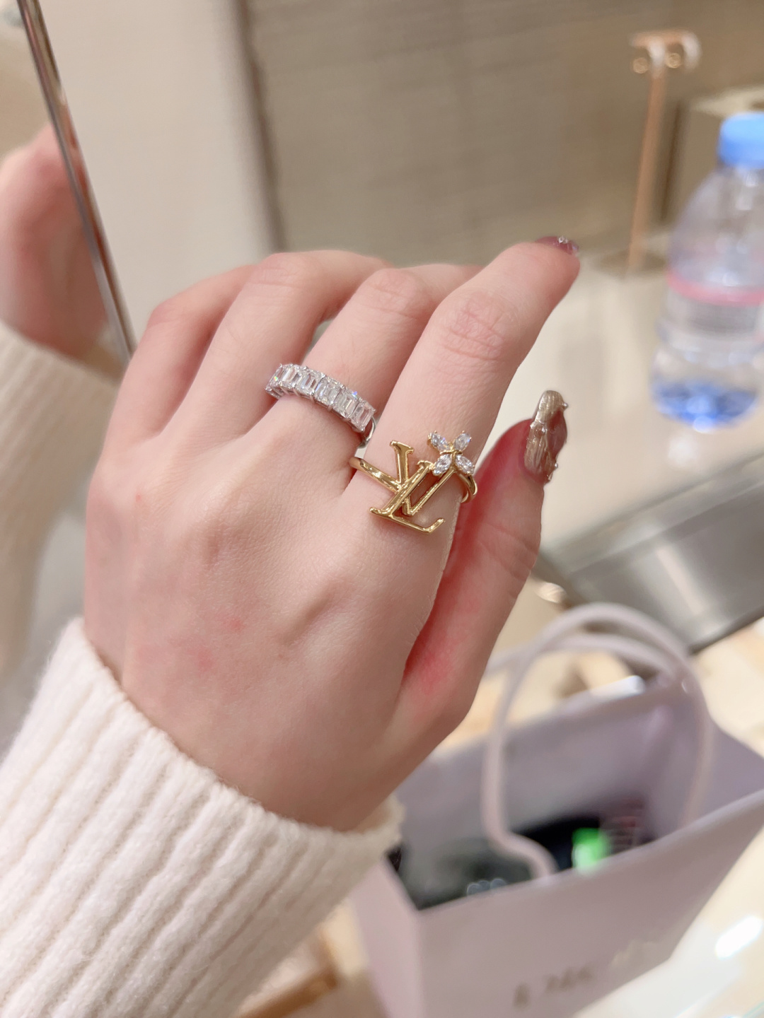 LV ring-82
