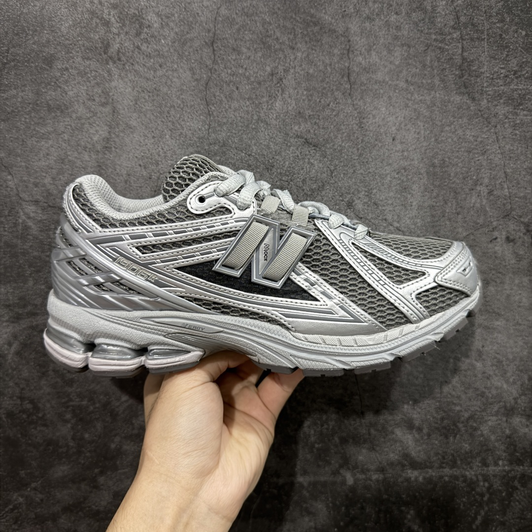 New Balance Sneakers-233