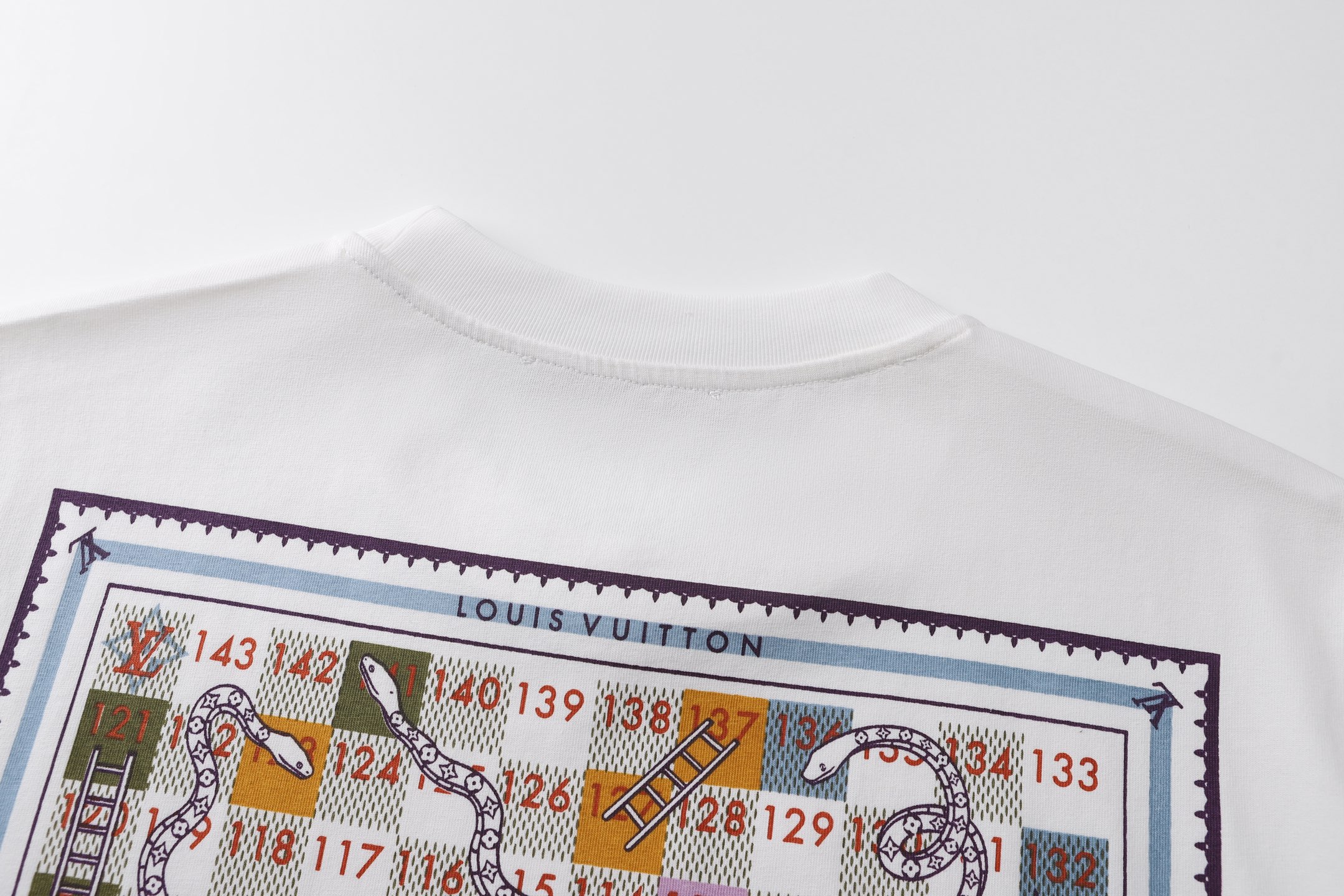LV clothing-219
