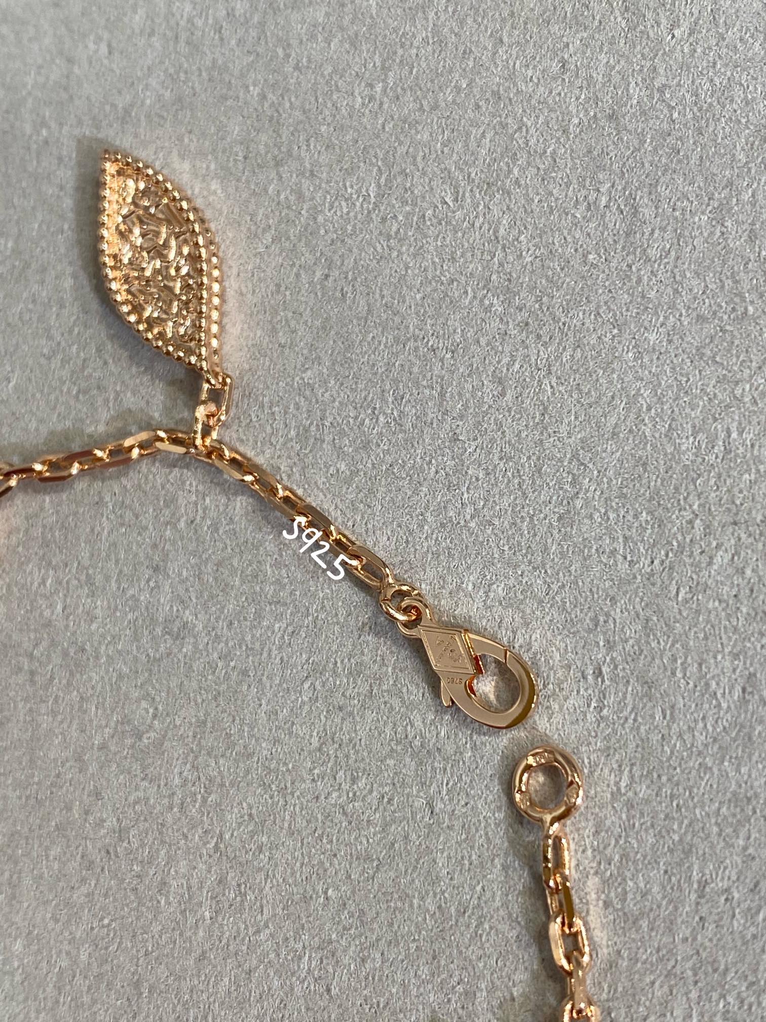 Van Cleef & Arpels Bracelet-112