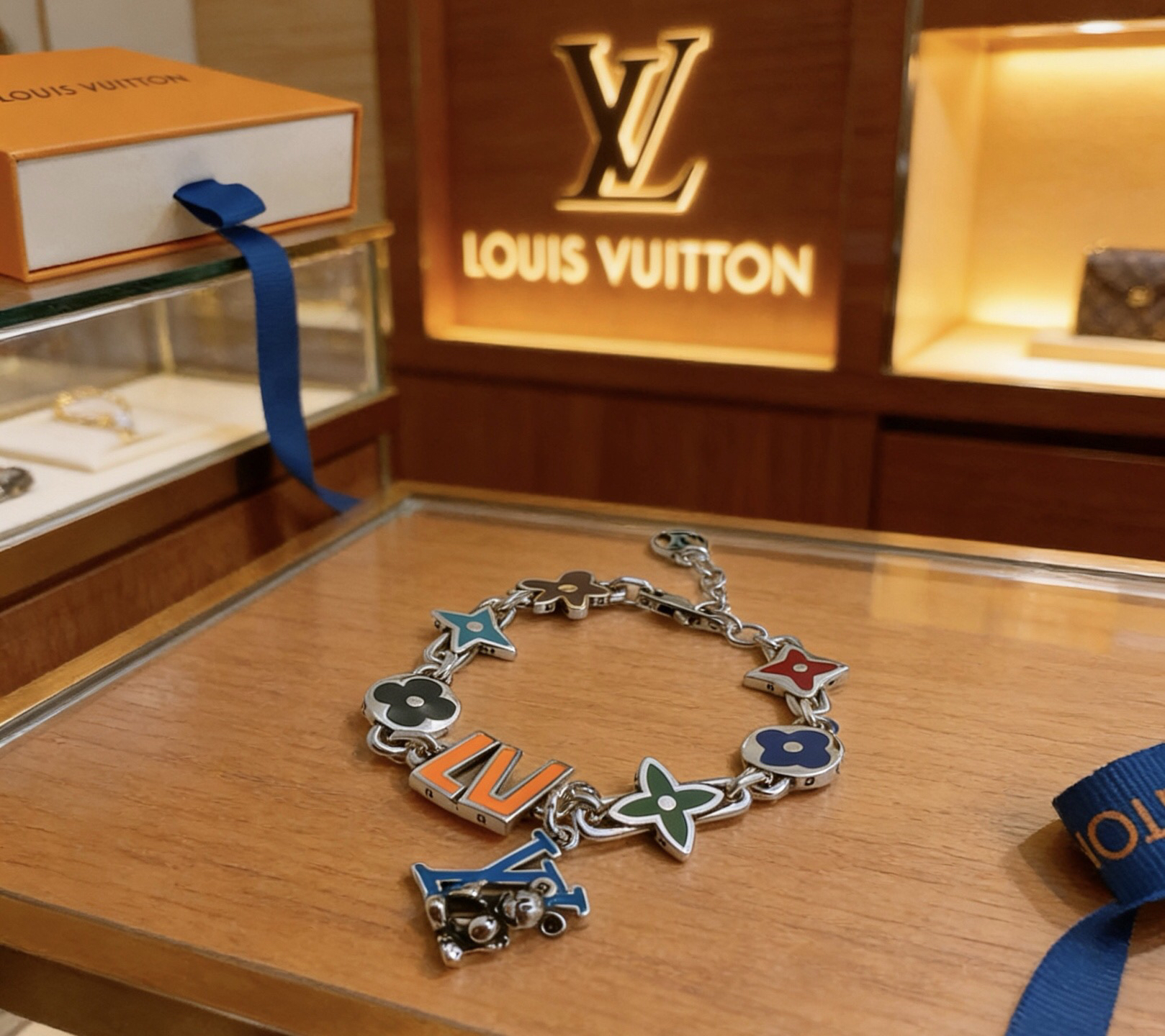 LV Bracelet-46